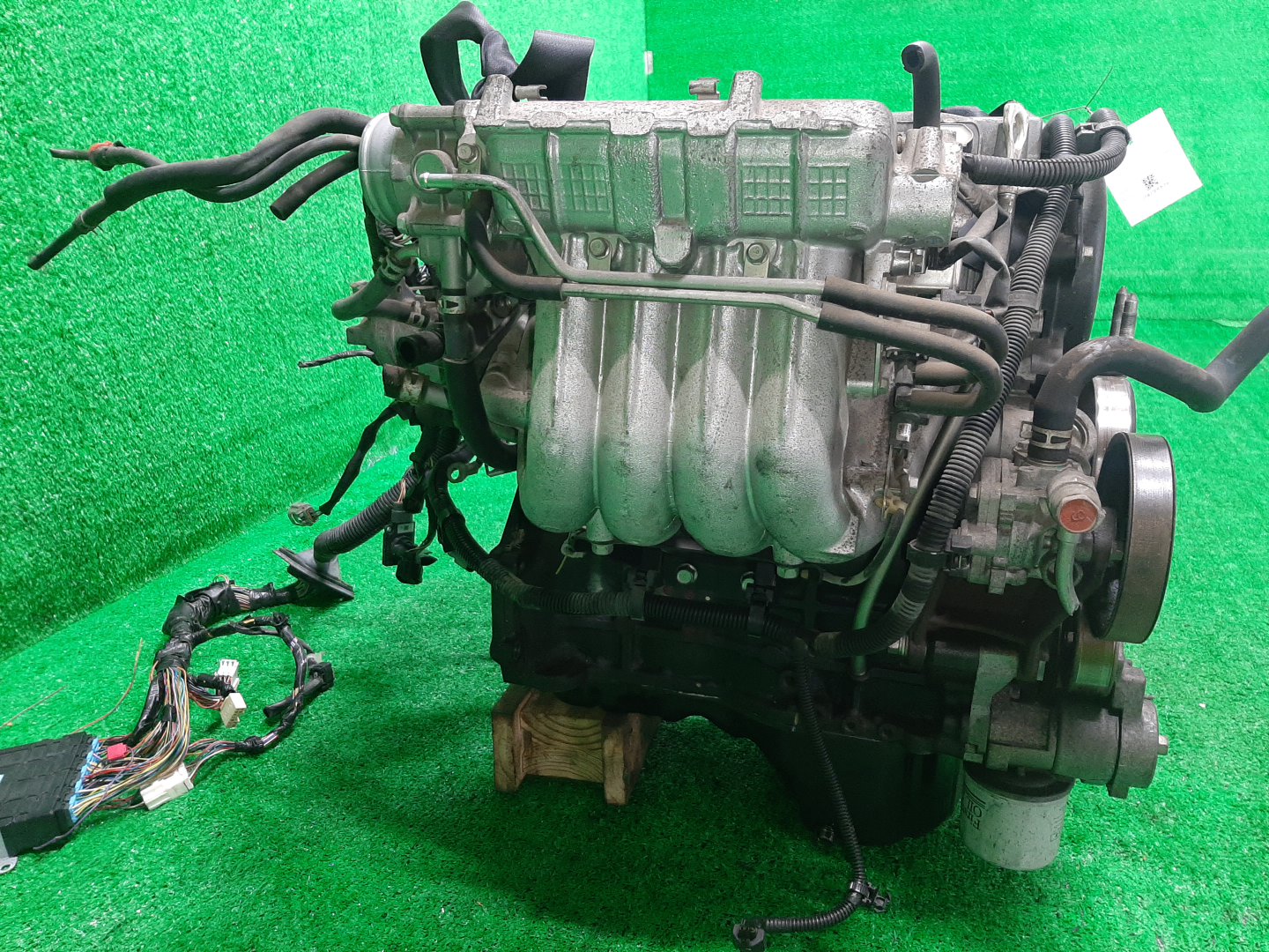 Двигатель MITSUBISHI GRANDIS NA4W 4G69 NT3105 3 ракурс