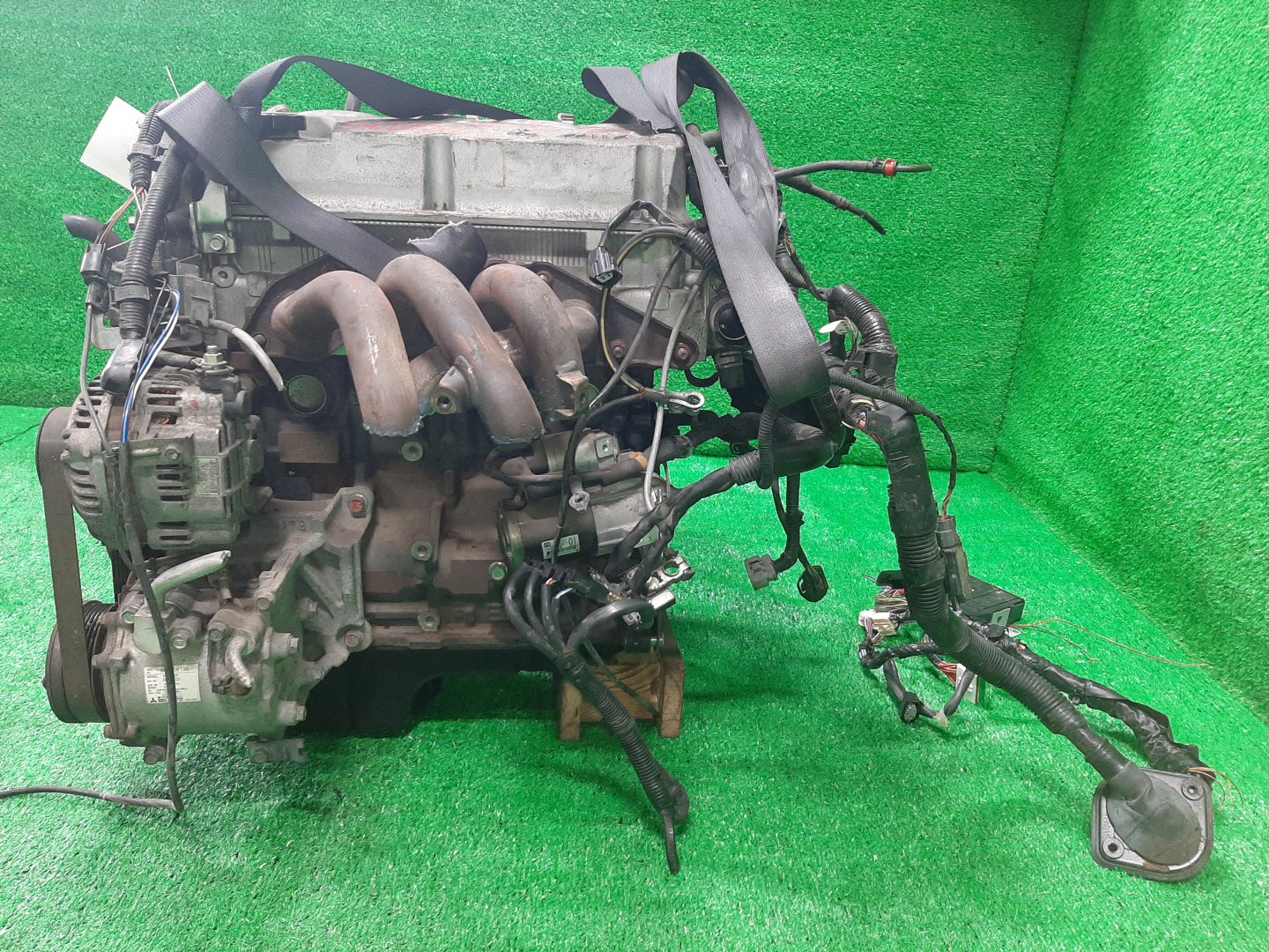 Двигатель MITSUBISHI GRANDIS NA4W 4G69 NT3105 4 ракурс