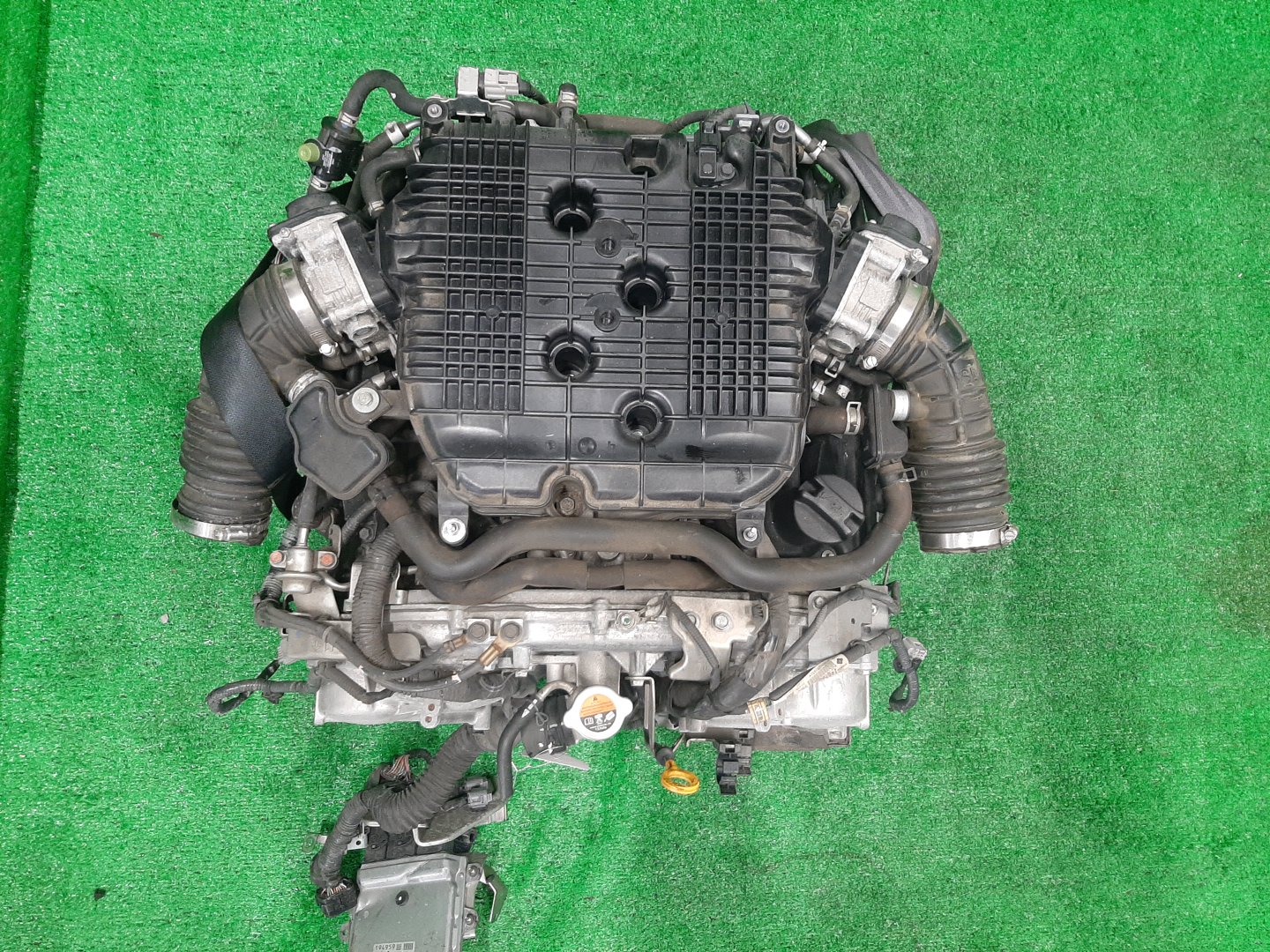 Двигатель NISSAN SKYLINE HV37 VQ35HR HYBRID 1 ракурс