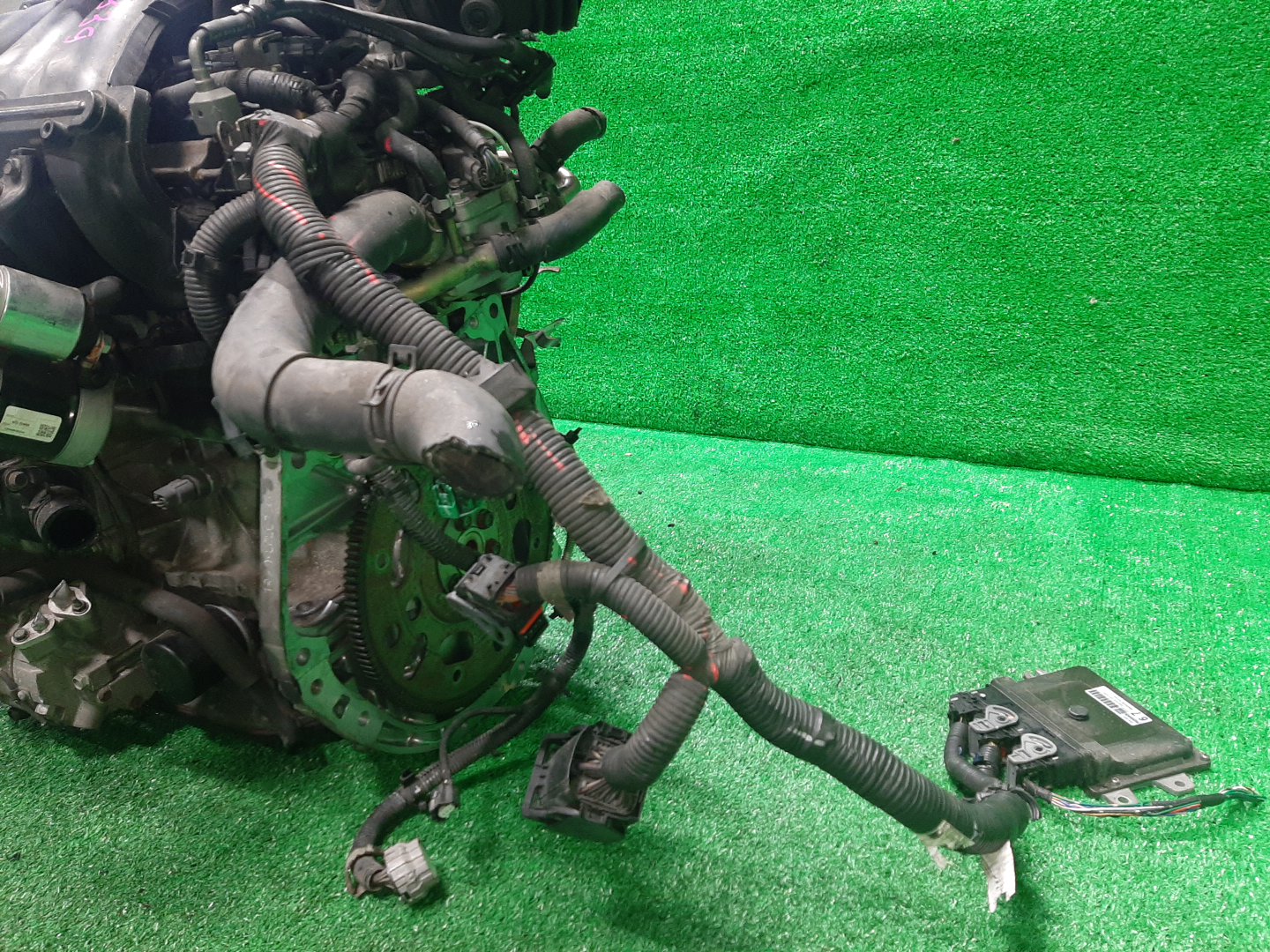 Двигатель NISSAN LAFESTA B30 MR20DE 020675A 5 ракурс