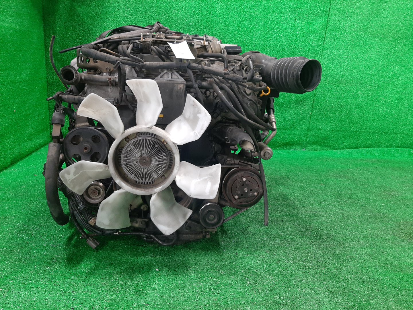 Двигатель NISSAN LEOPARD JHY33 VQ30DD 798770A 2 ракурс