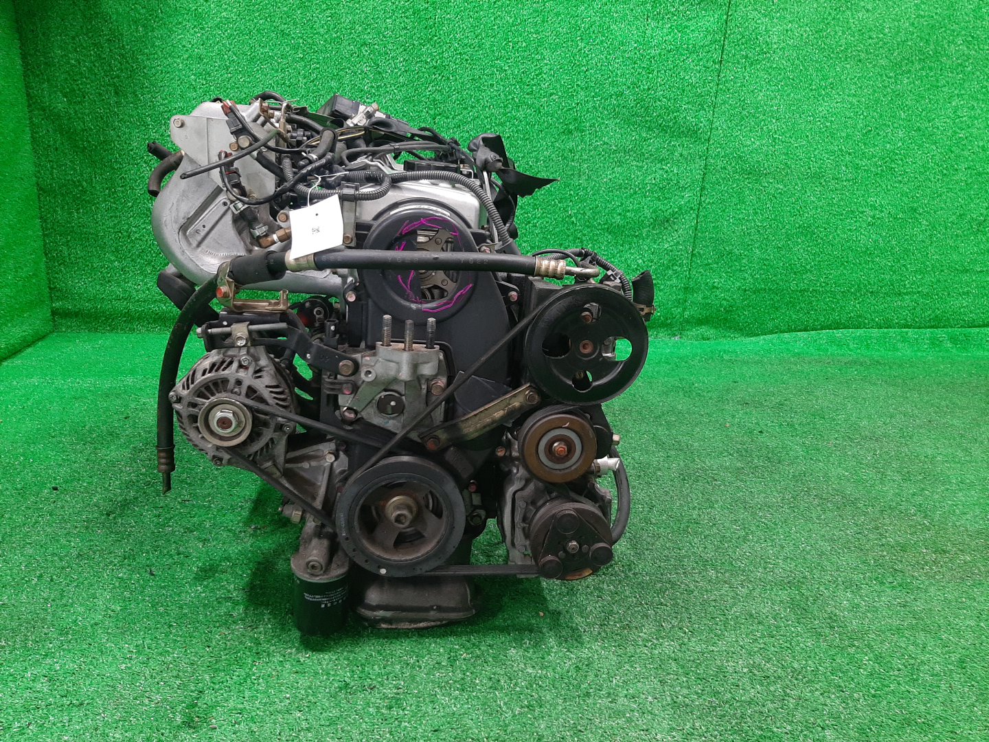 Двигатель MITSUBISHI LANCER CEDIA, LANCER CS5W, CS5A 4G93 TRAMBLER 2 ракурс Двигатель MITSUBISHI LANCER CEDIA, LANCER CS5W, CS5A 4G93 TRAMBLER 2 ракурс