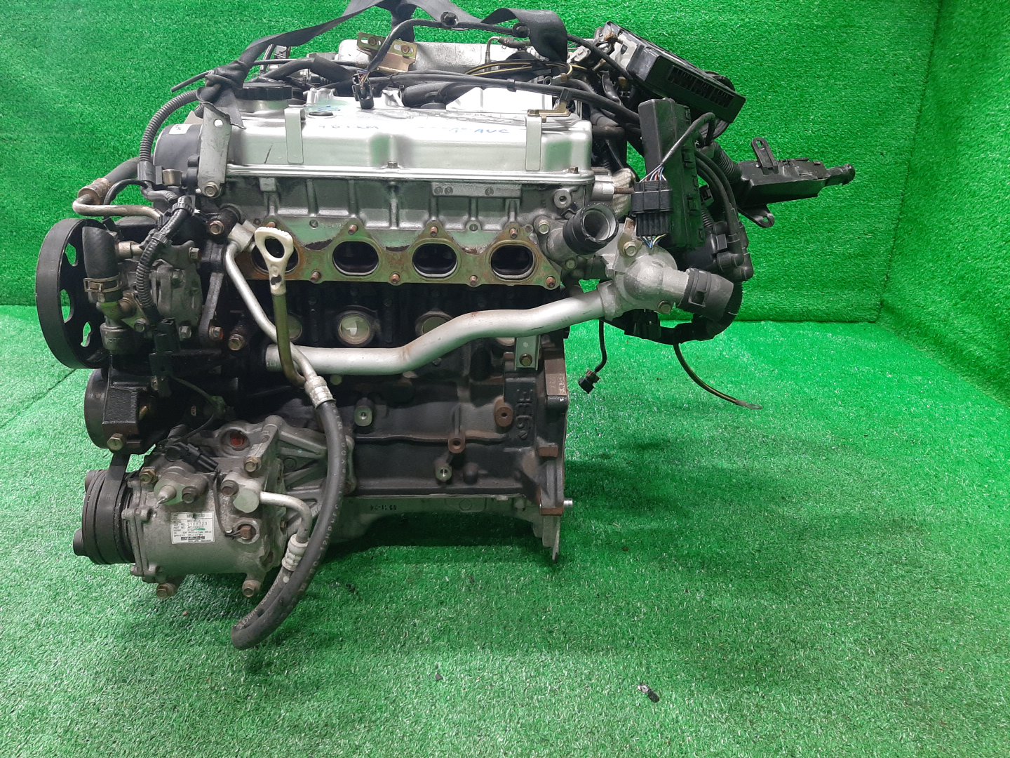 Двигатель MITSUBISHI LANCER CEDIA, LANCER CS5W, CS5A 4G93 TRAMBLER 4 ракурс Двигатель MITSUBISHI LANCER CEDIA, LANCER CS5W, CS5A 4G93 TRAMBLER 4 ракурс