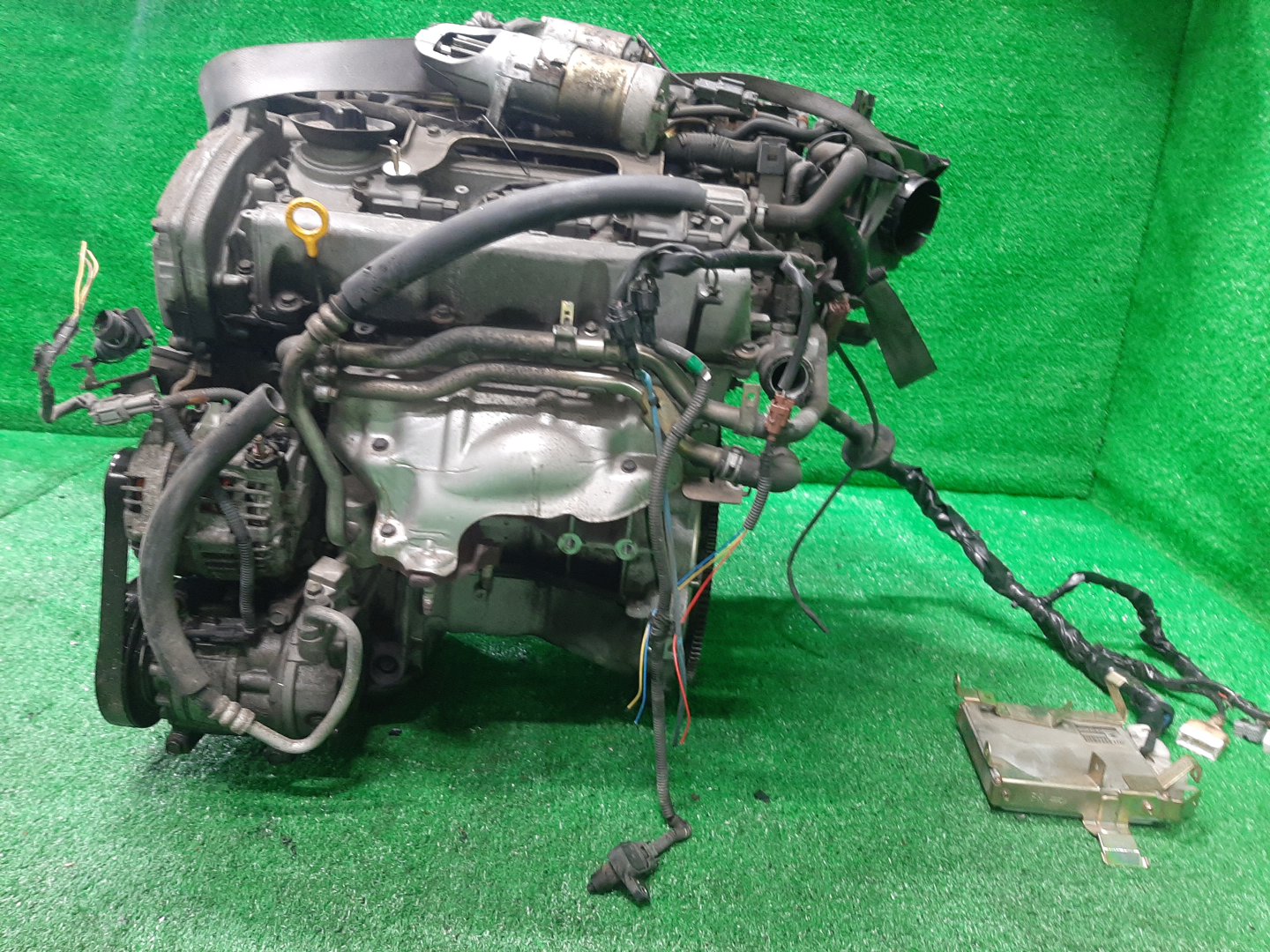 Двигатель NISSAN CEFIRO A33 VQ20DE NEO 4 ракурс Двигатель NISSAN CEFIRO A33 VQ20DE NEO 4 ракурс