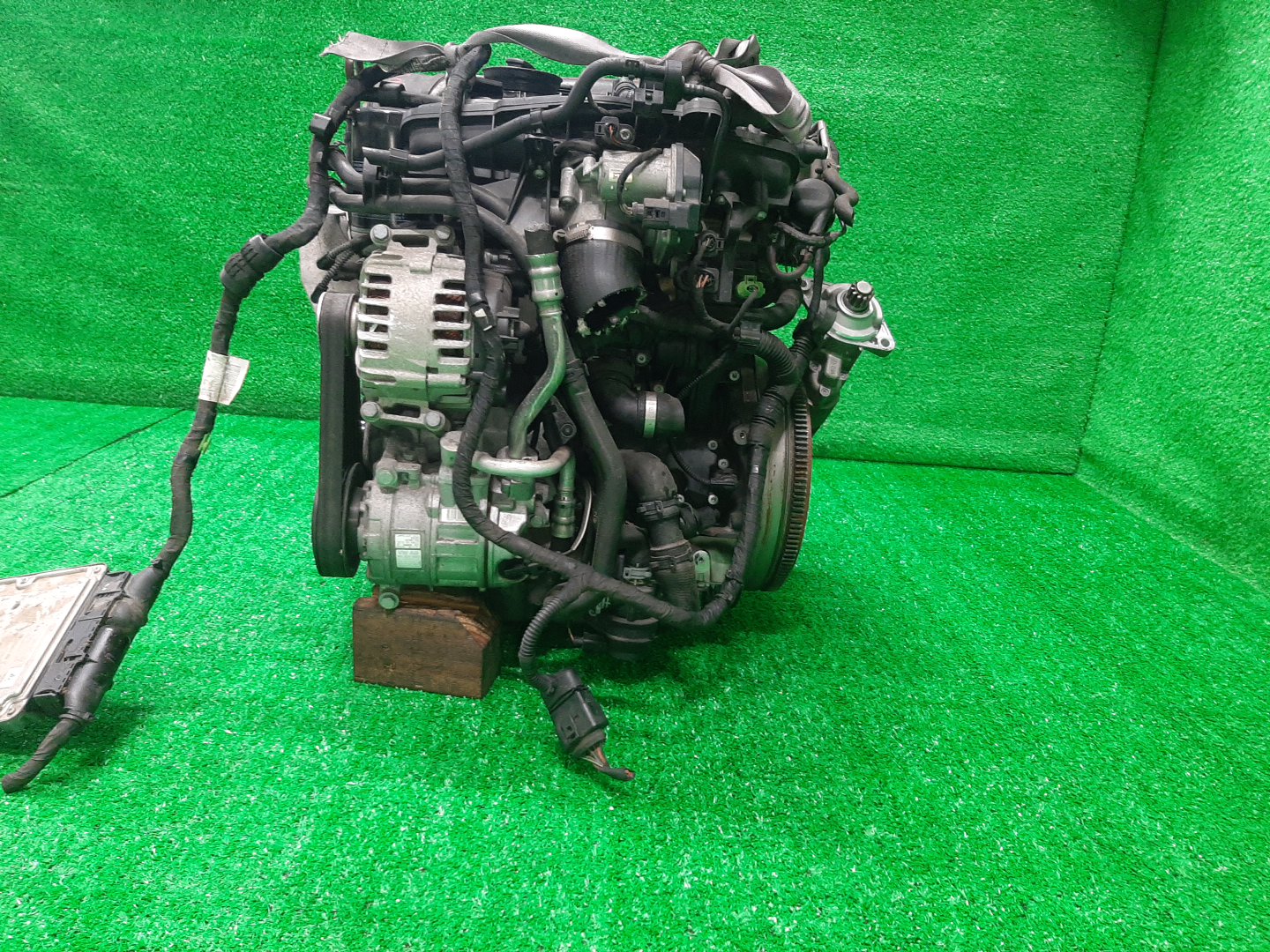 Двигатель VOLKSWAGEN Q3, TIGUAN 8UB, 5N1, 5N2 CCZC 086575 4 ракурс