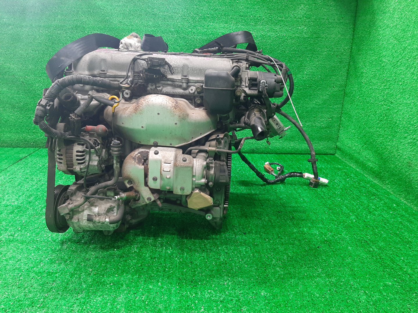 Двигатель NISSAN AVENIR PNW11 SR20DET 068722B 4 ракурс