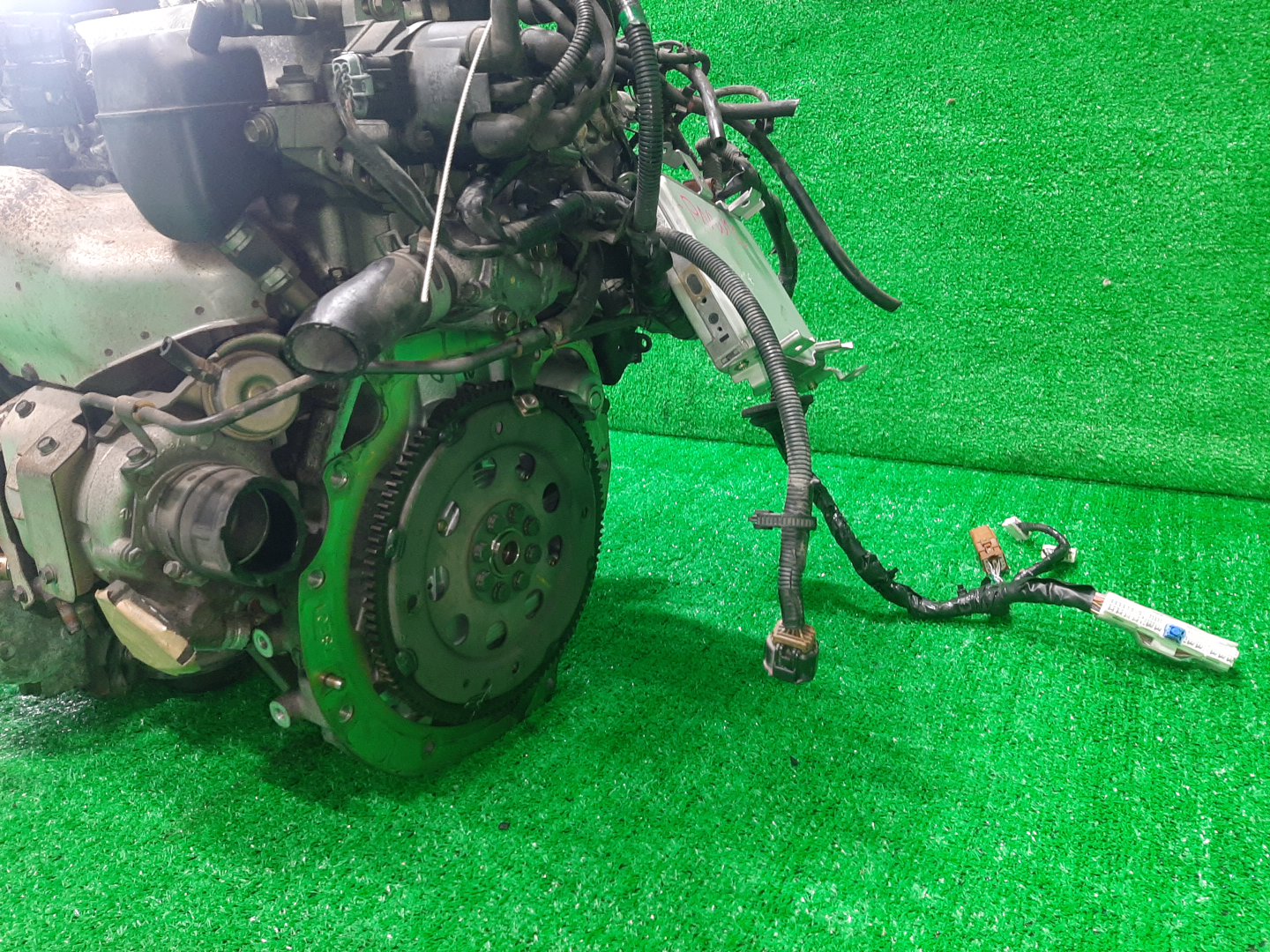 Двигатель NISSAN AVENIR PNW11 SR20DET 068722B 5 ракурс