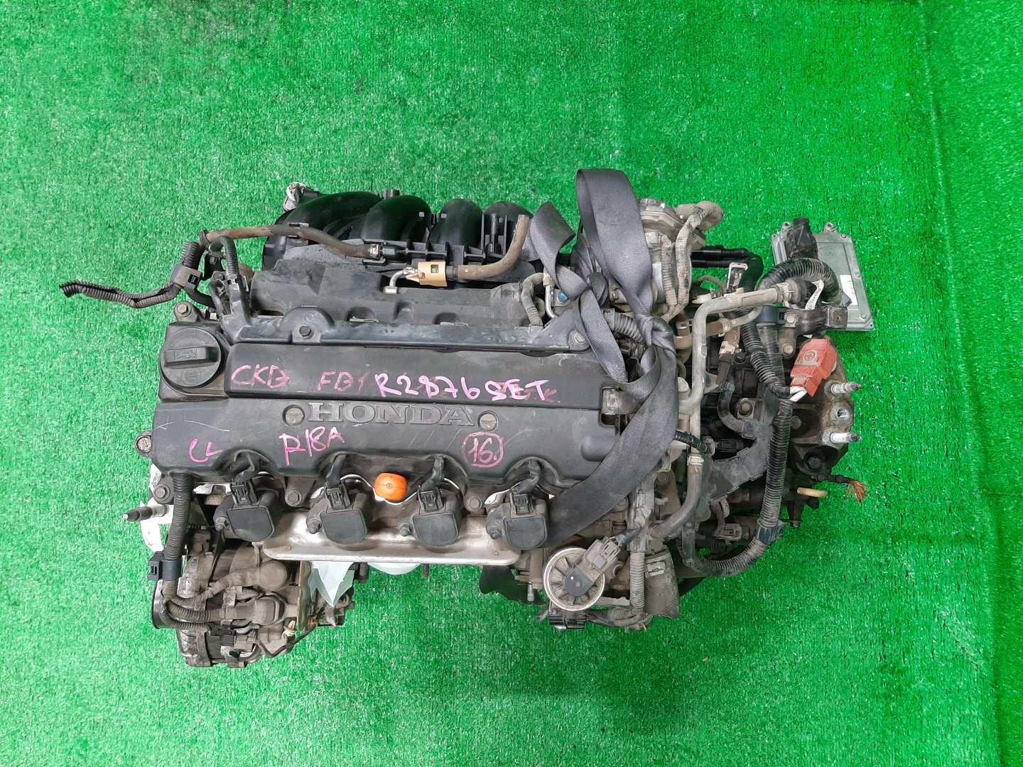 Двигатель HONDA CIVIC FD1 R18A SET 1 ракурс