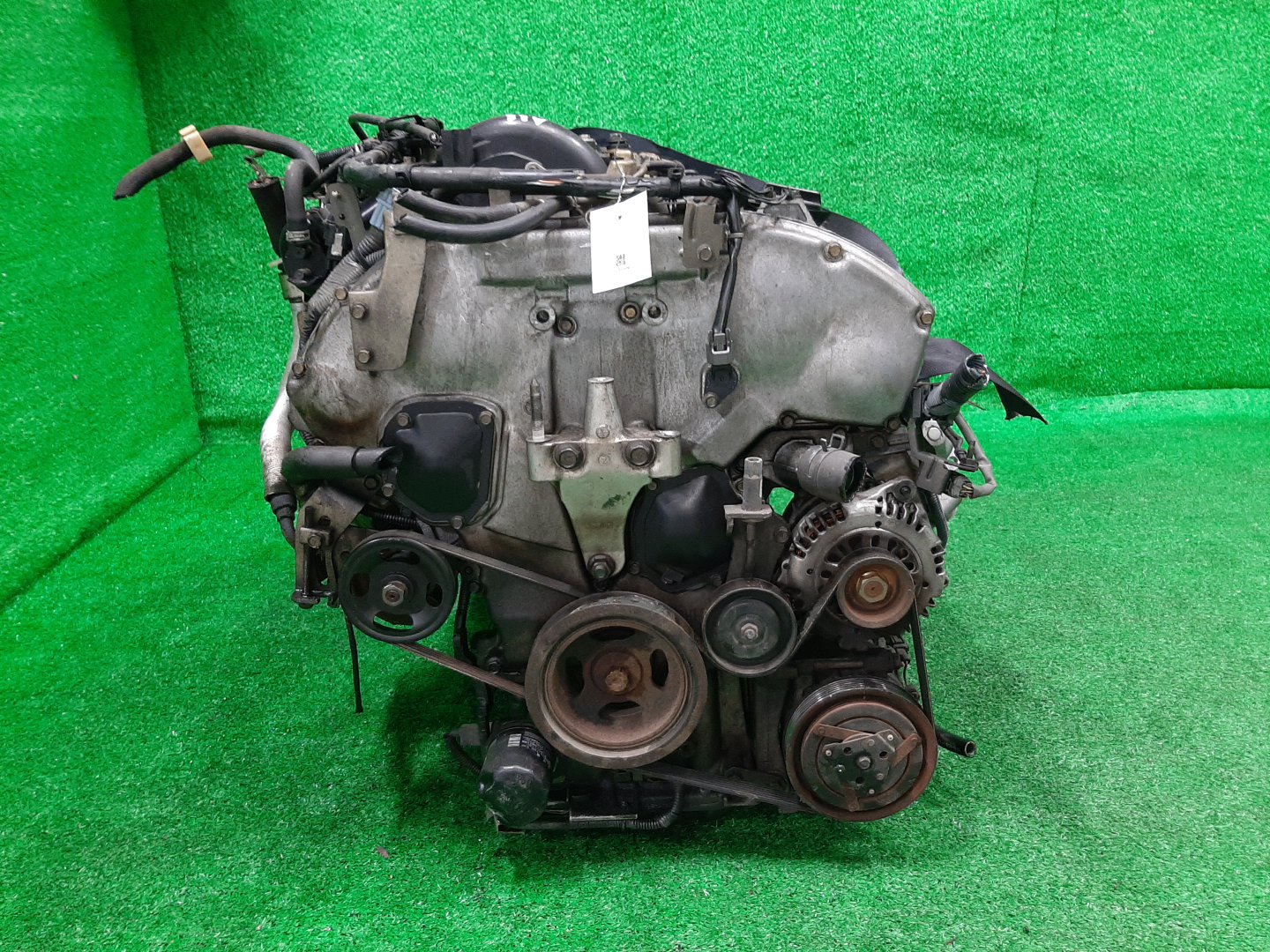 Двигатель NISSAN CEFIRO A33 VQ20DE NEO 2 ракурс Двигатель NISSAN CEFIRO A33 VQ20DE NEO 2 ракурс