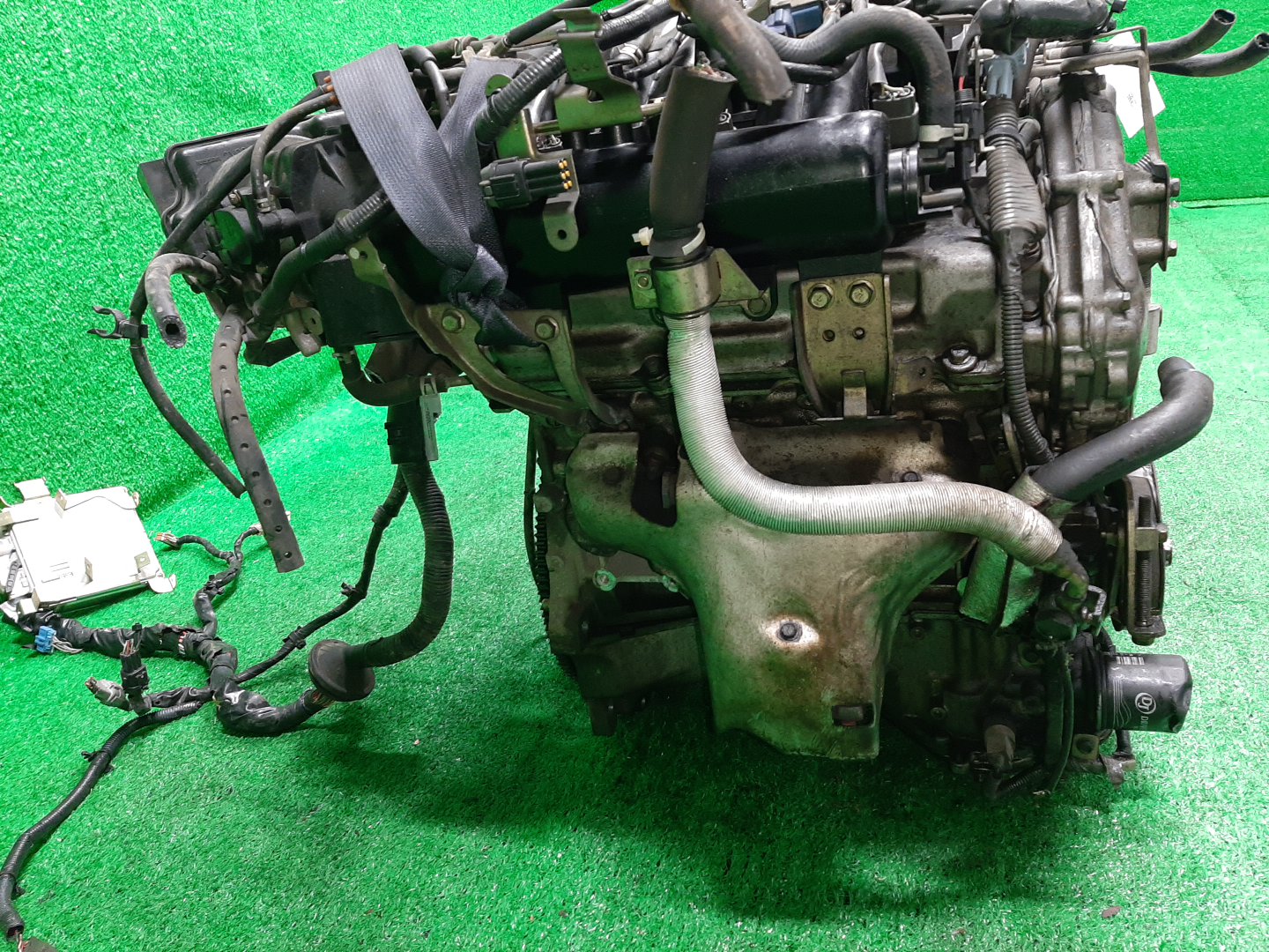 Двигатель NISSAN CEFIRO A33 VQ20DE NEO 3 ракурс Двигатель NISSAN CEFIRO A33 VQ20DE NEO 3 ракурс