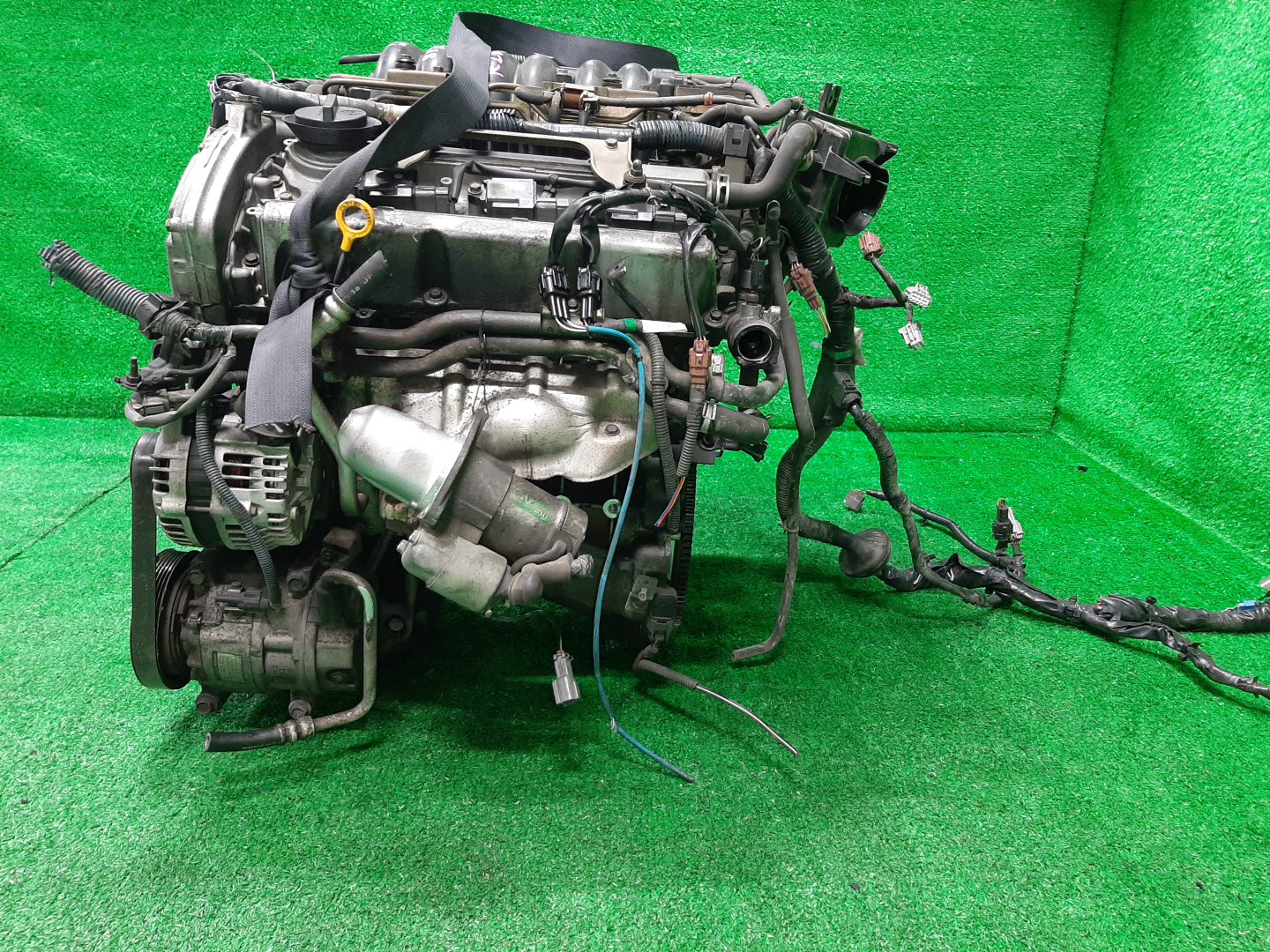 Двигатель NISSAN CEFIRO A33 VQ20DE NEO 4 ракурс Двигатель NISSAN CEFIRO A33 VQ20DE NEO 4 ракурс
