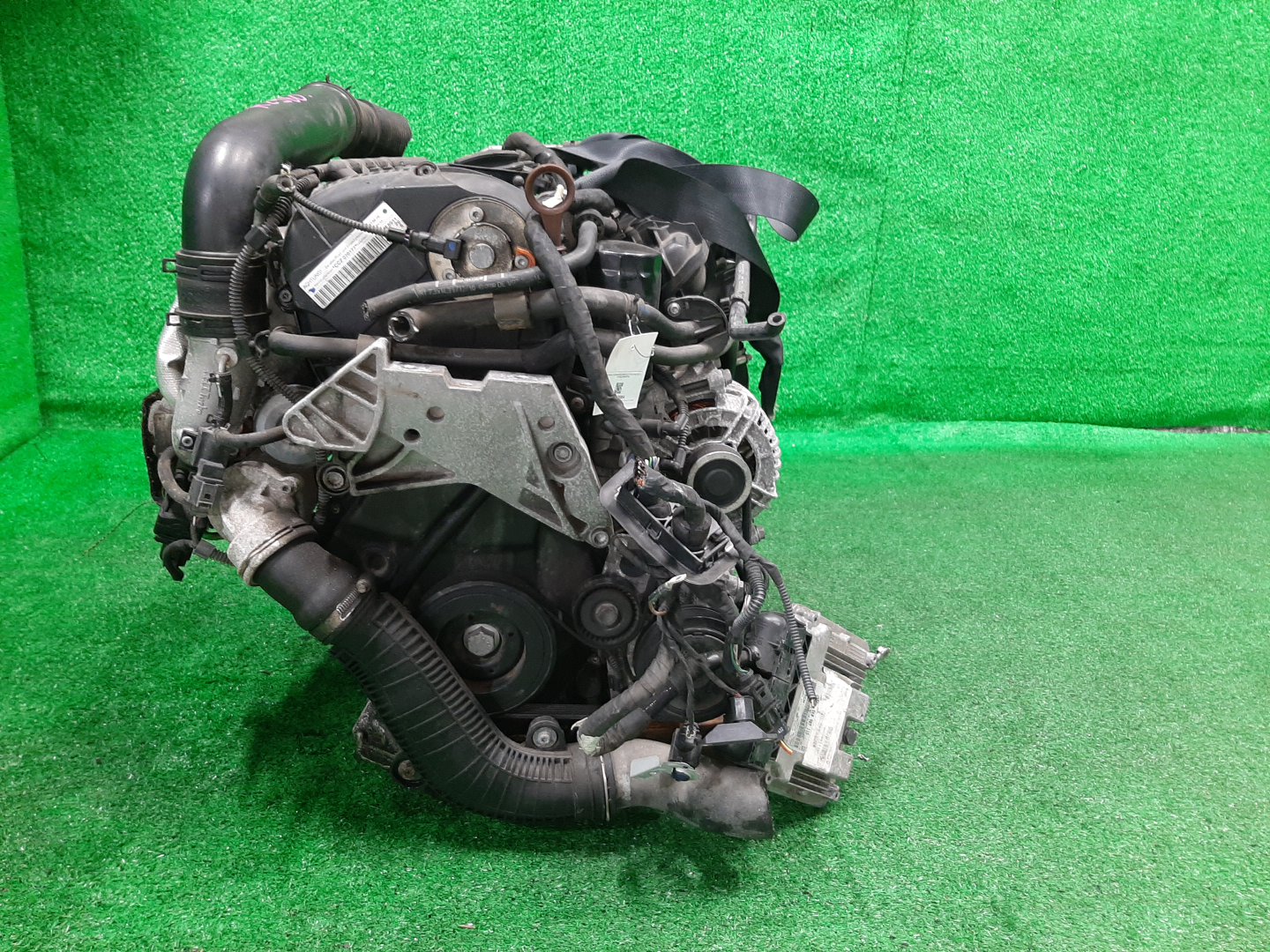 Двигатель VOLKSWAGEN SCIROCCO, GOLF, PASSAT CC, TIGUAN, EOS, PASSAT 137, 5K1, 517, 358, 5N1, 5N2, 1F, 3CCCZF, 362, 365 CCZB 210HP 2 ракурс