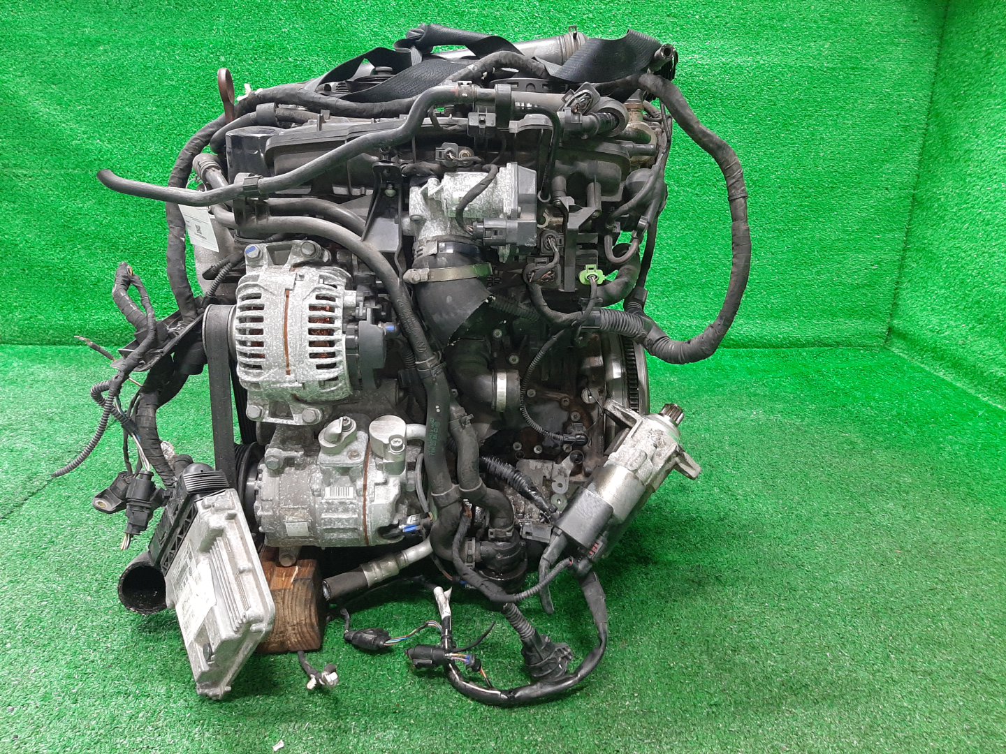 Двигатель VOLKSWAGEN SCIROCCO, GOLF, PASSAT CC, TIGUAN, EOS, PASSAT 137, 5K1, 517, 358, 5N1, 5N2, 1F, 3CCCZF, 362, 365 CCZB 210HP 4 ракурс