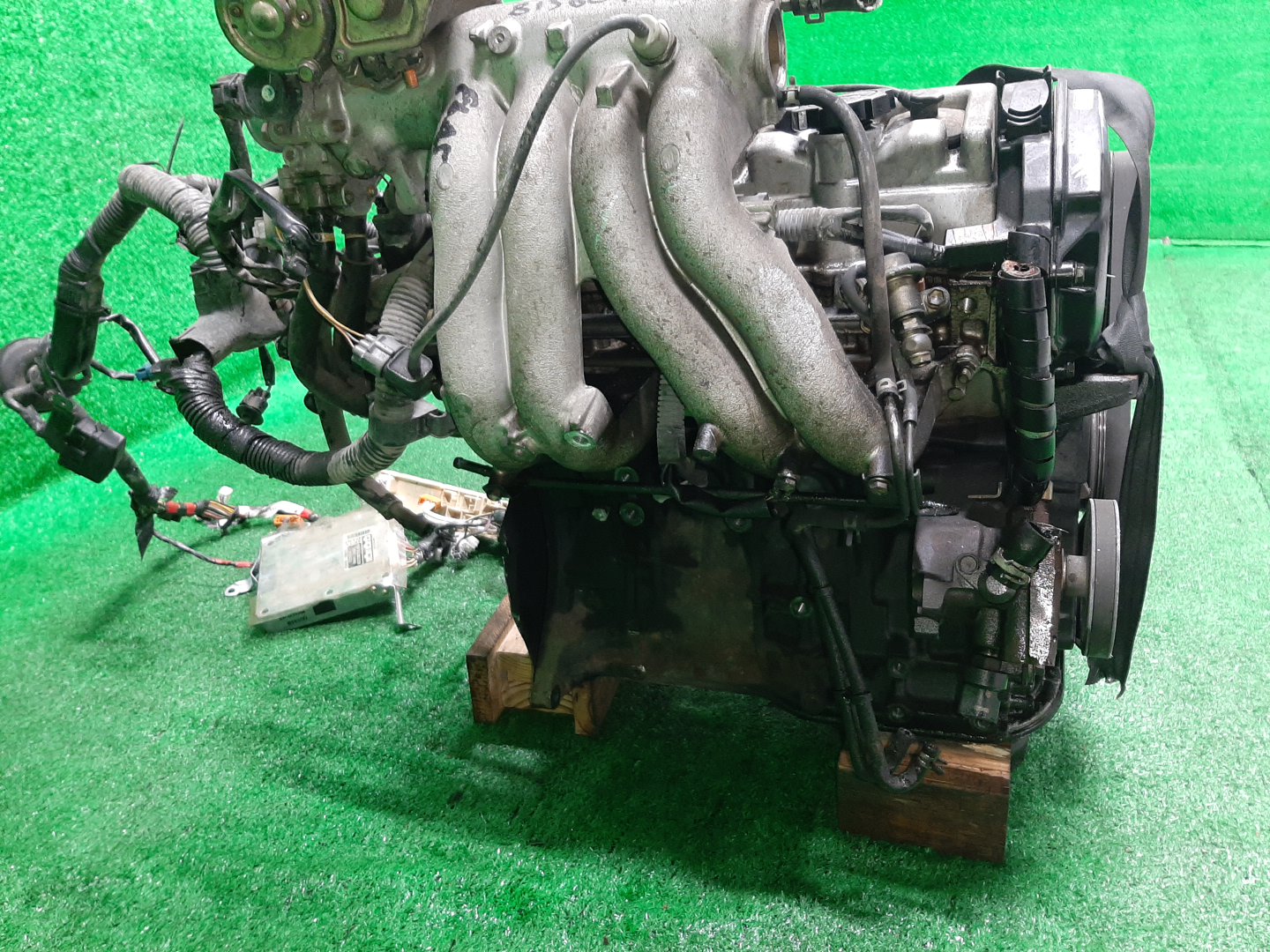 Двигатель TOYOTA CALDINA, CAMRY, CARINA, CORONA, VISTA ST195G, SV35, SV43, ST195 3S-FE KAT 3 ракурс