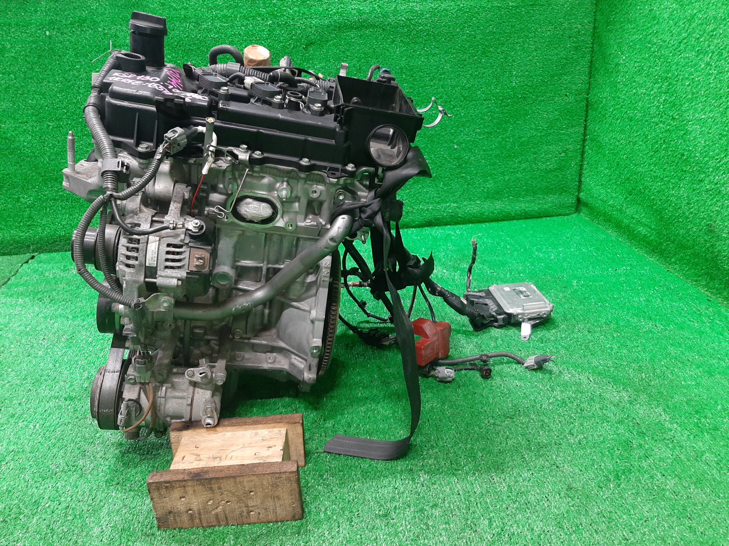 Двигатель TOYOTA VITZ KSP130 1KR-FE 2MOD 4 ракурс