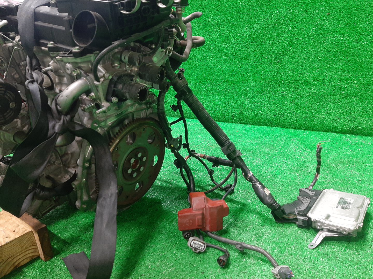 Двигатель TOYOTA VITZ KSP130 1KR-FE 2MOD 5 ракурс