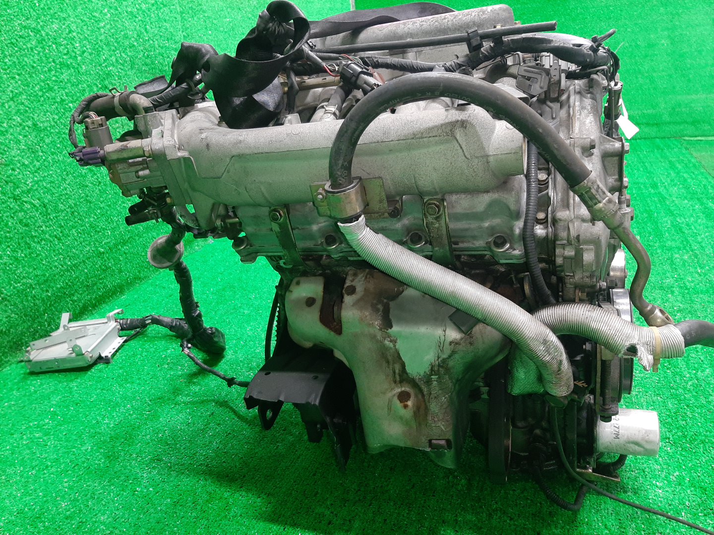 Двигатель NISSAN CEFIRO A32 VQ20DE 150138A 3 ракурс Двигатель NISSAN CEFIRO A32 VQ20DE 150138A 3 ракурс