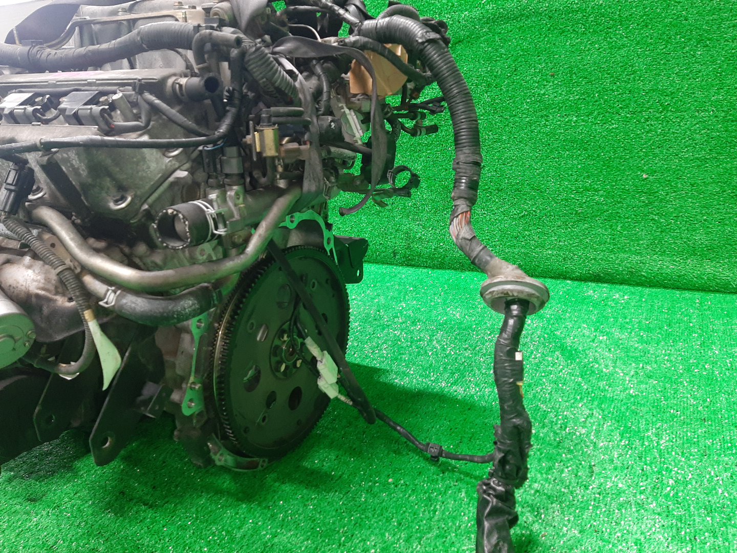 Двигатель NISSAN CEFIRO A32 VQ20DE 150138A 5 ракурс Двигатель NISSAN CEFIRO A32 VQ20DE 150138A 5 ракурс