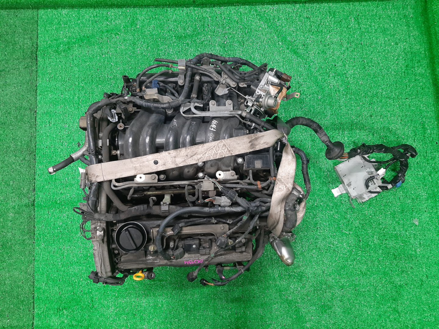 Двигатель NISSAN CEFIRO A33 VQ20DE NEO 1 ракурс Двигатель NISSAN CEFIRO A33 VQ20DE NEO 1 ракурс