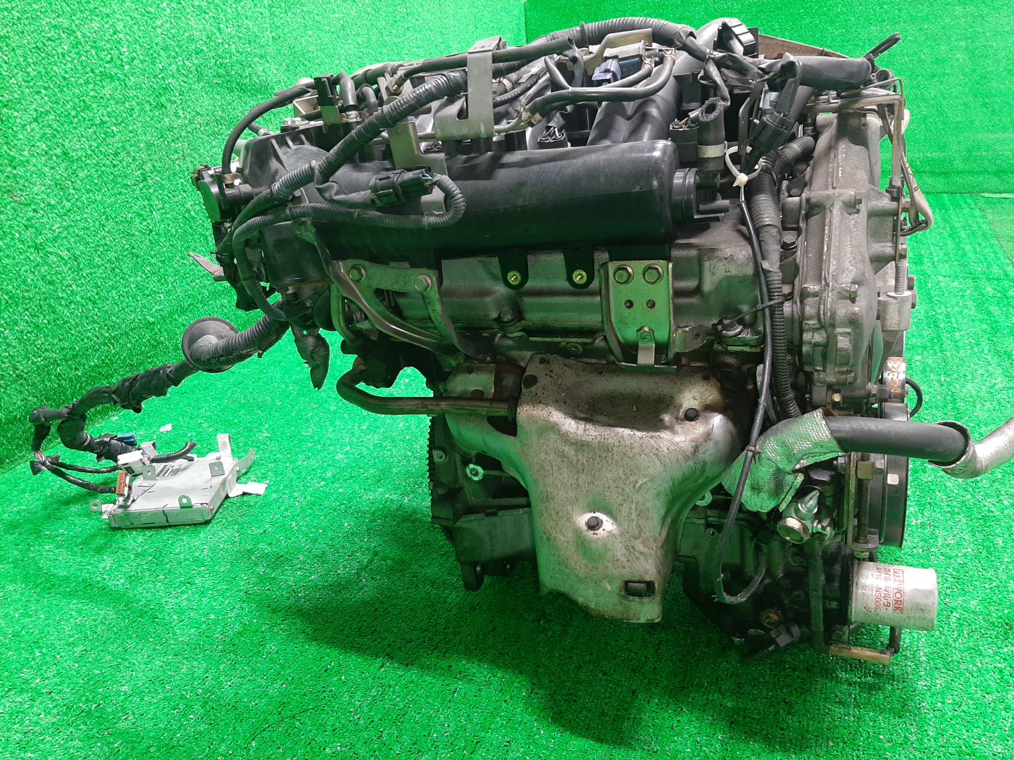 Двигатель NISSAN CEFIRO A33 VQ20DE NEO 3 ракурс Двигатель NISSAN CEFIRO A33 VQ20DE NEO 3 ракурс