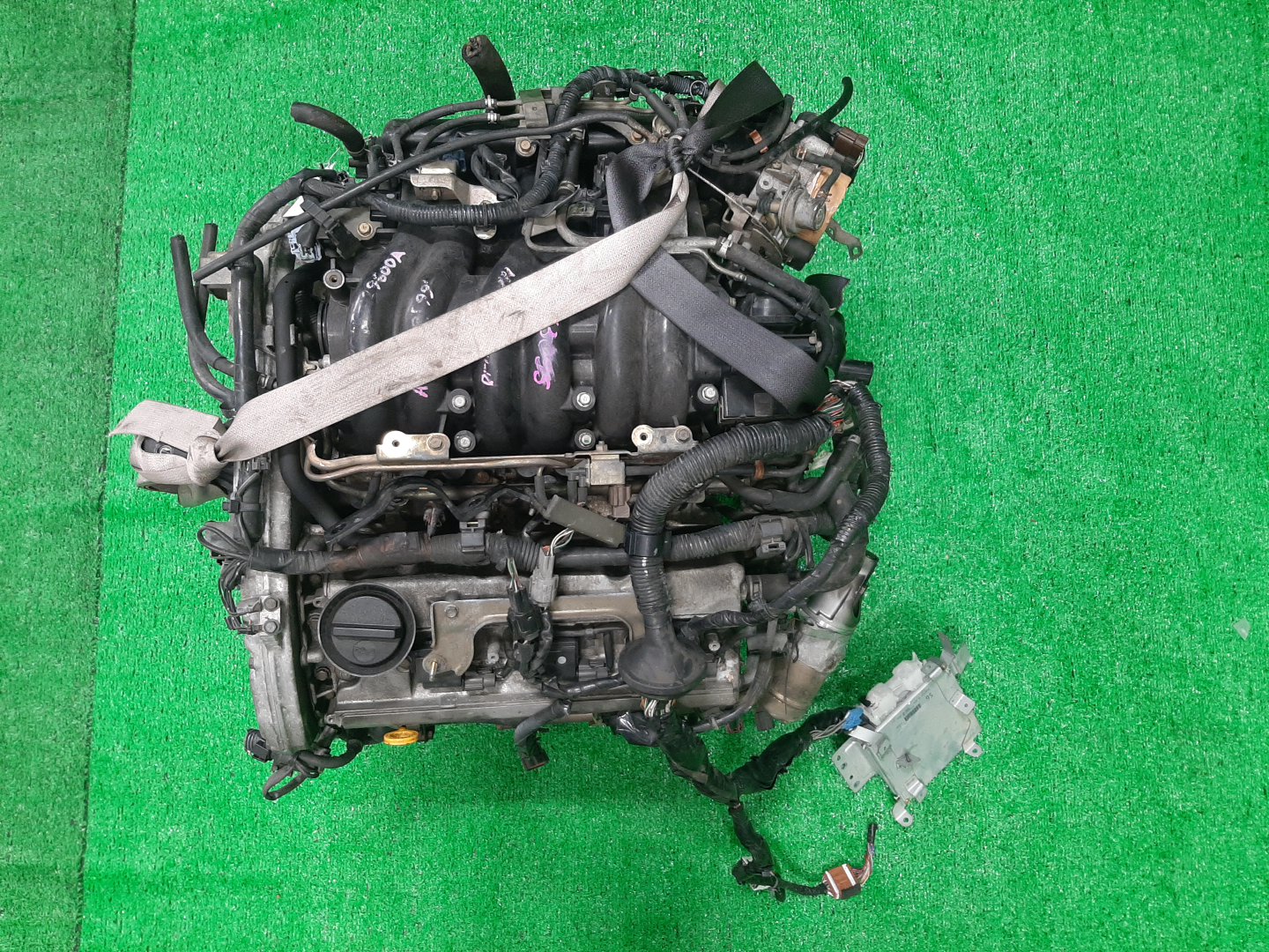 Двигатель NISSAN CEFIRO A33 VQ20DE NEO 1 ракурс Двигатель NISSAN CEFIRO A33 VQ20DE NEO 1 ракурс