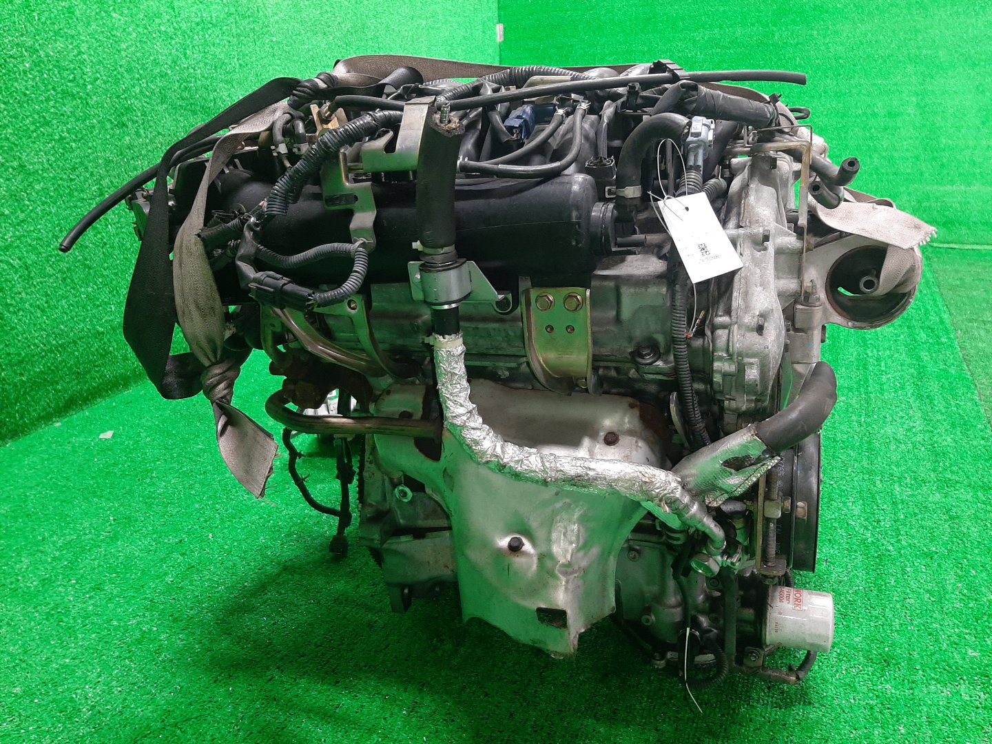 Двигатель NISSAN CEFIRO A33 VQ20DE NEO 3 ракурс Двигатель NISSAN CEFIRO A33 VQ20DE NEO 3 ракурс