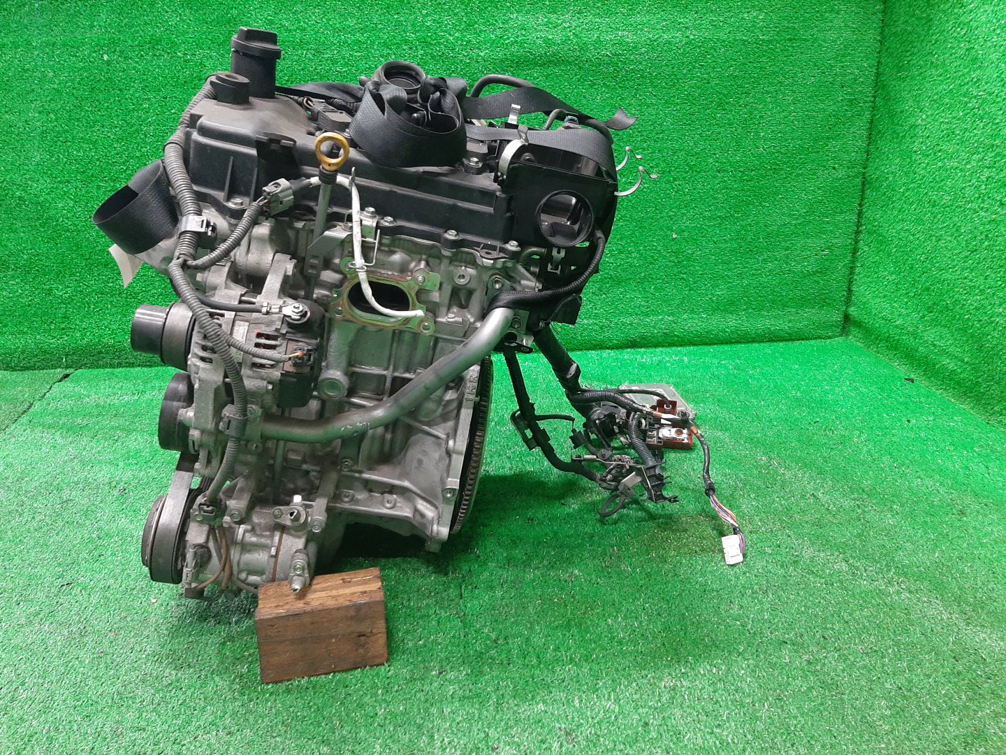 Двигатель TOYOTA VITZ KSP130 1KR-FE 2MOD 4 ракурс