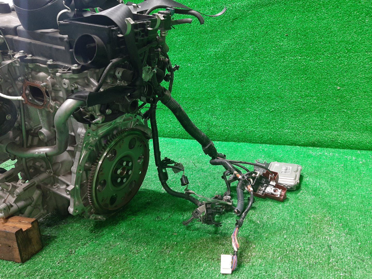 Двигатель TOYOTA VITZ KSP130 1KR-FE 2MOD 5 ракурс