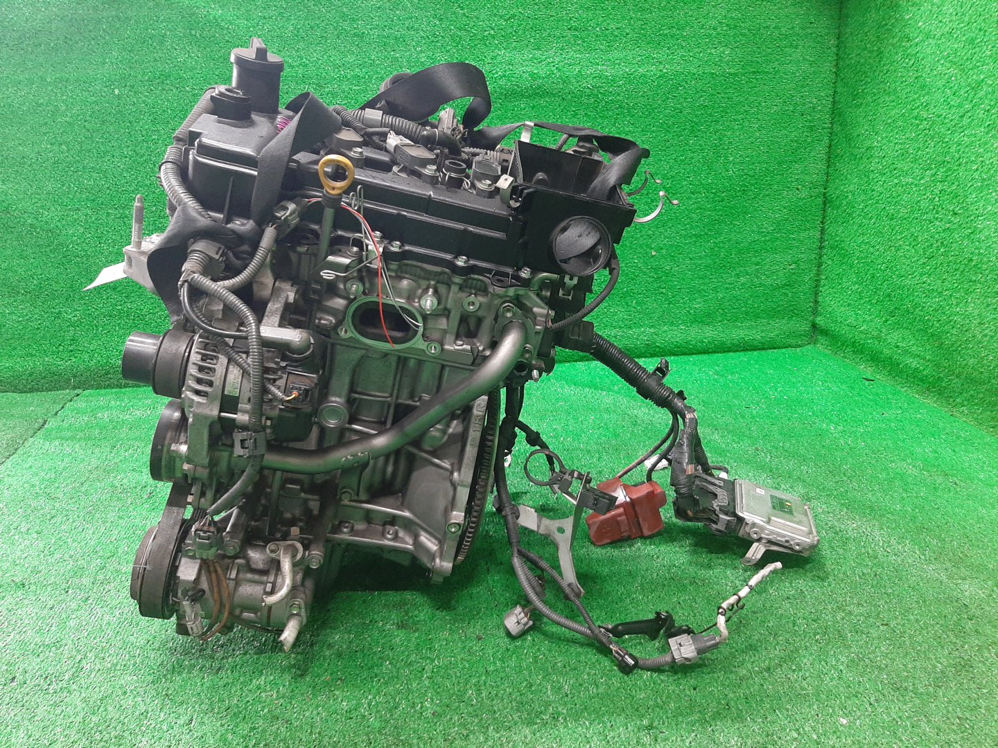 Двигатель TOYOTA VITZ KSP130 1KR-FE 2MOD 4 ракурс