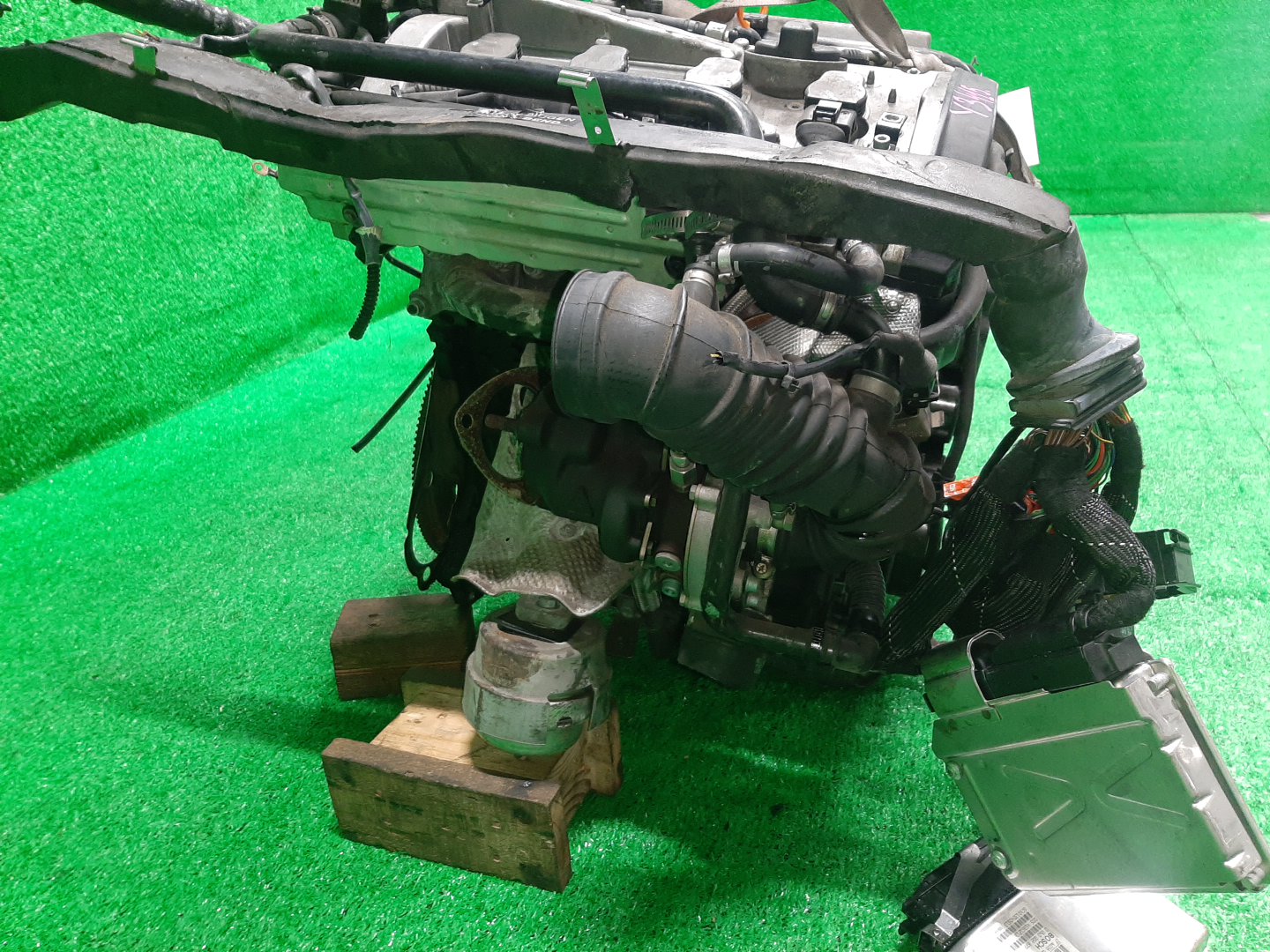 Двигатель AUDI A4 8EAMBF, 8HE, 8H7, 8E5, 8EC, B6 AMB 110234 3 ракурс Двигатель AUDI A4 8EAMBF, 8HE, 8H7, 8E5, 8EC, B6 AMB 110234 3 ракурс