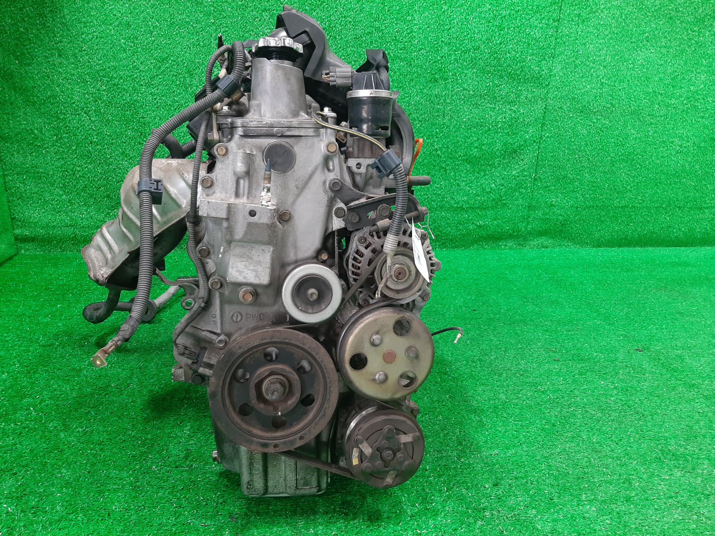 Двигатель HONDA MOBILIO, MOBILIO SPIKE GB2, GB1, GK1, GK2 L15A VTEC 2 ракурс