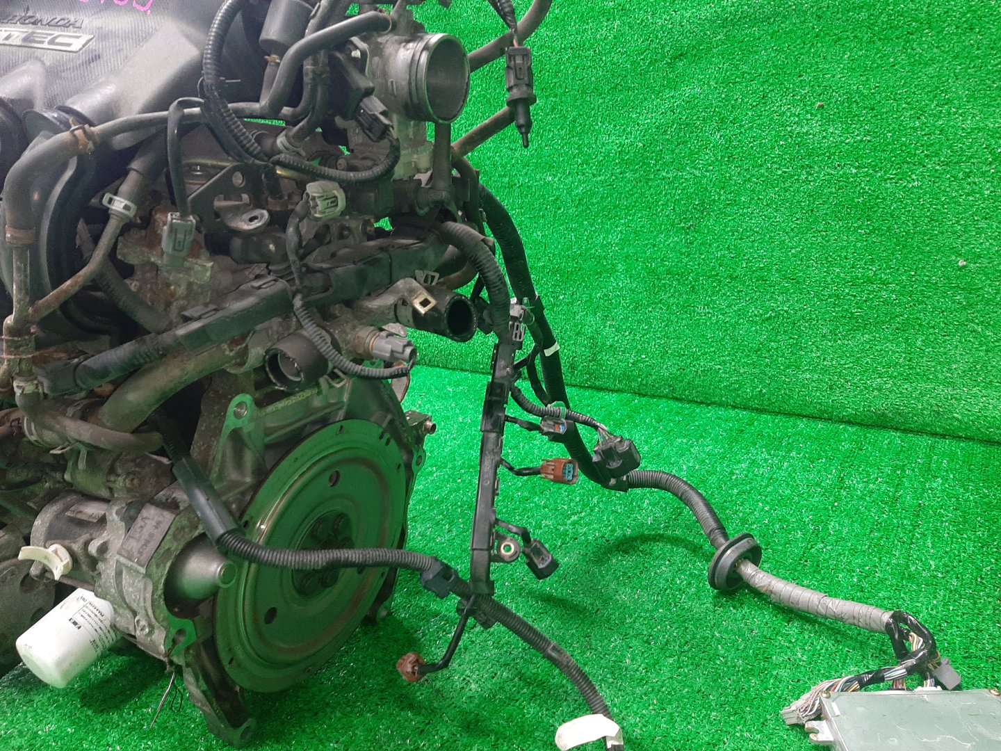 Двигатель HONDA MOBILIO, MOBILIO SPIKE GB2, GB1, GK1, GK2 L15A VTEC 5 ракурс