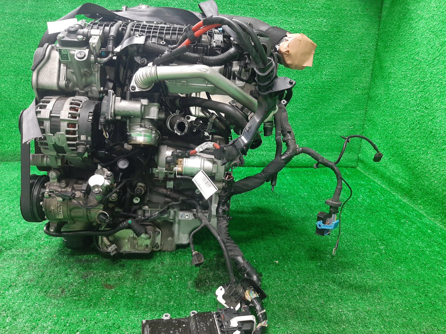 Двигатель VOLVO S90, V60, XC90, S60, V40, XC60 , FW, FS, MVA8, MV, DZ D4204T14 1520054 4 ракурс