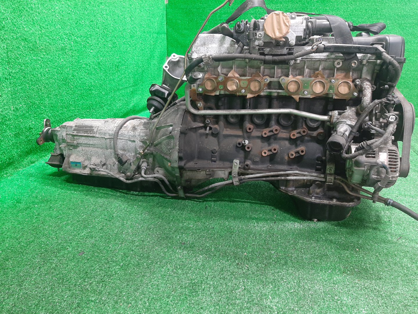Двигатель TOYOTA ARISTO JZS160 2JZ-GE SET 3 ракурс