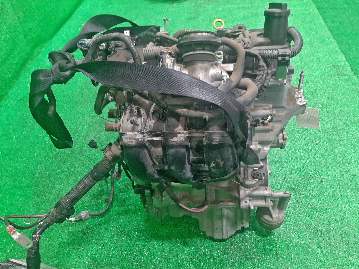 Двигатель TOYOTA VITZ KSP130 1KR-FE 2MOD 4 ракурс
