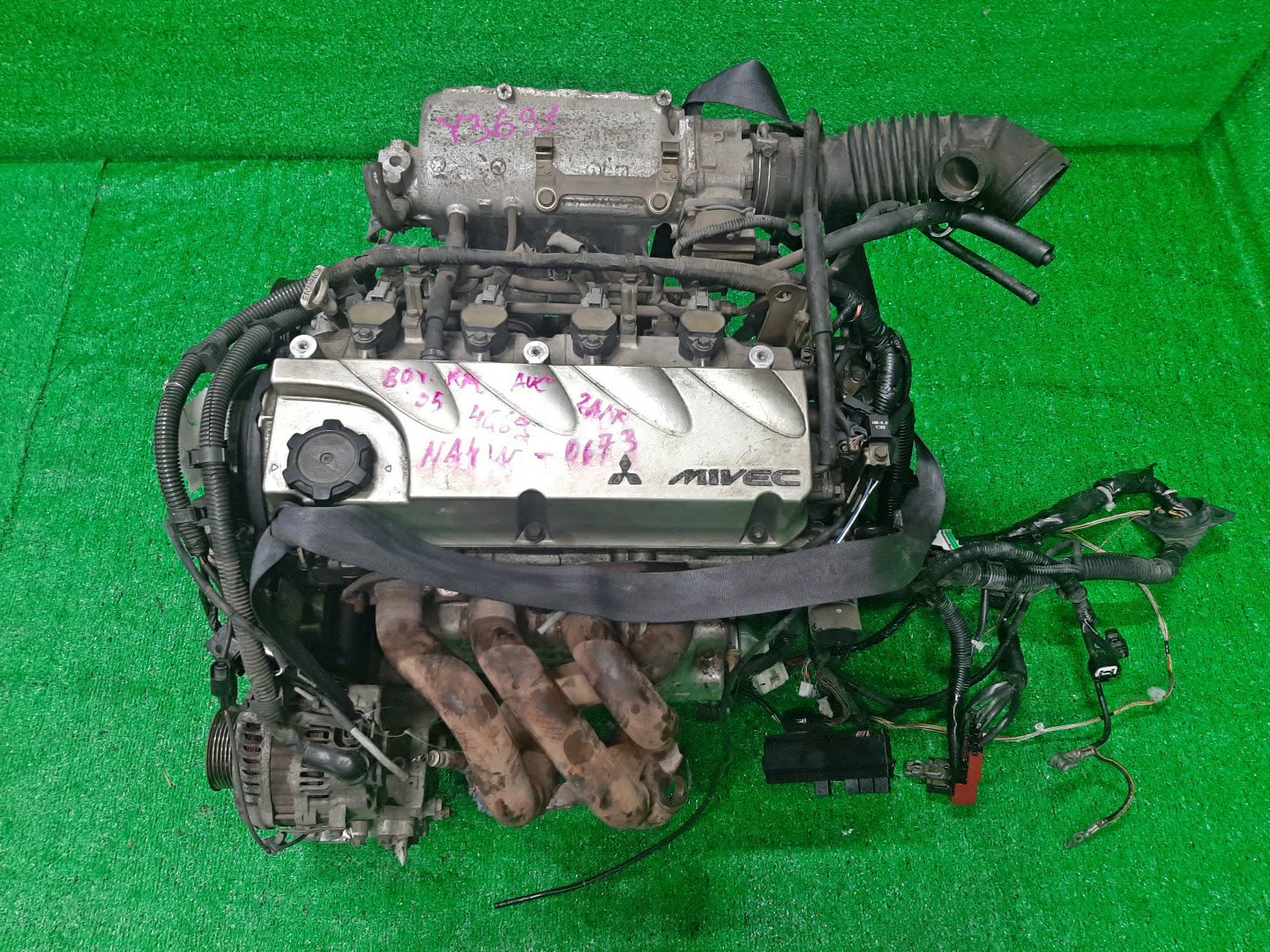 Двигатель MITSUBISHI GRANDIS NA4W 4G69 LG3730 1 ракурс Двигатель MITSUBISHI GRANDIS NA4W 4G69 LG3730 1 ракурс