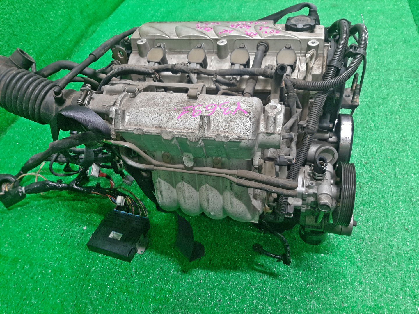 Двигатель MITSUBISHI GRANDIS NA4W 4G69 LG3730 4 ракурс Двигатель MITSUBISHI GRANDIS NA4W 4G69 LG3730 4 ракурс