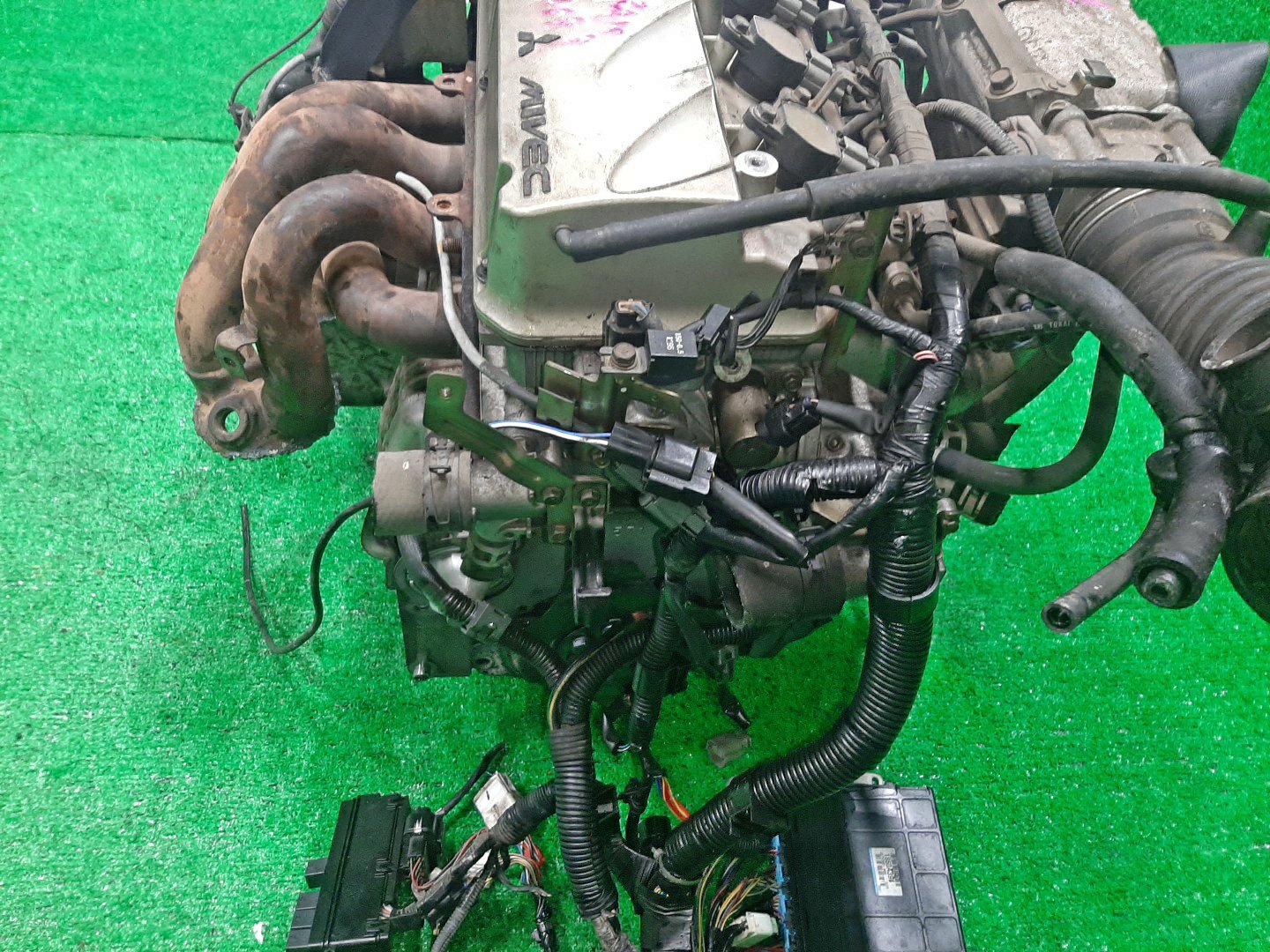 Двигатель MITSUBISHI GRANDIS NA4W 4G69 LG3730 5 ракурс Двигатель MITSUBISHI GRANDIS NA4W 4G69 LG3730 5 ракурс