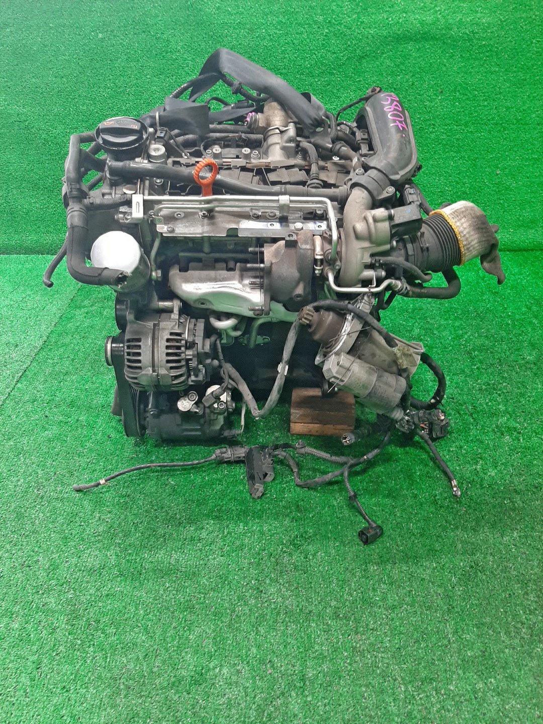 Двигатель VOLKSWAGEN GOLF, JETTA, GOLF PLUS, PASSAT, A1 1F, 5K1, MK6, MK5, 1K5, 1K1, A5, 1K2, 5M1, 3CCAX, 3C2, 3C, B6, 3C5, 362, 365, B7, 8X1 CAXA, CAX 760963 3 ракурс