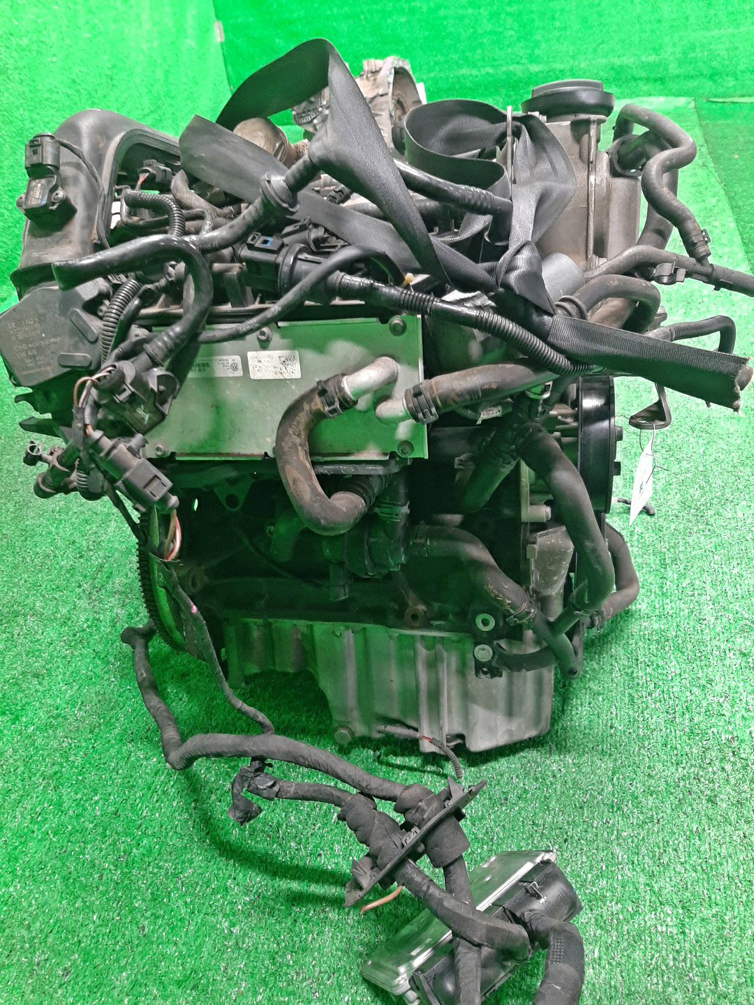Двигатель VOLKSWAGEN GOLF, JETTA, GOLF PLUS, PASSAT, A1 1F, 5K1, MK6, MK5, 1K5, 1K1, A5, 1K2, 5M1, 3CCAX, 3C2, 3C, B6, 3C5, 362, 365, B7, 8X1 CAXA, CAX 760963 5 ракурс
