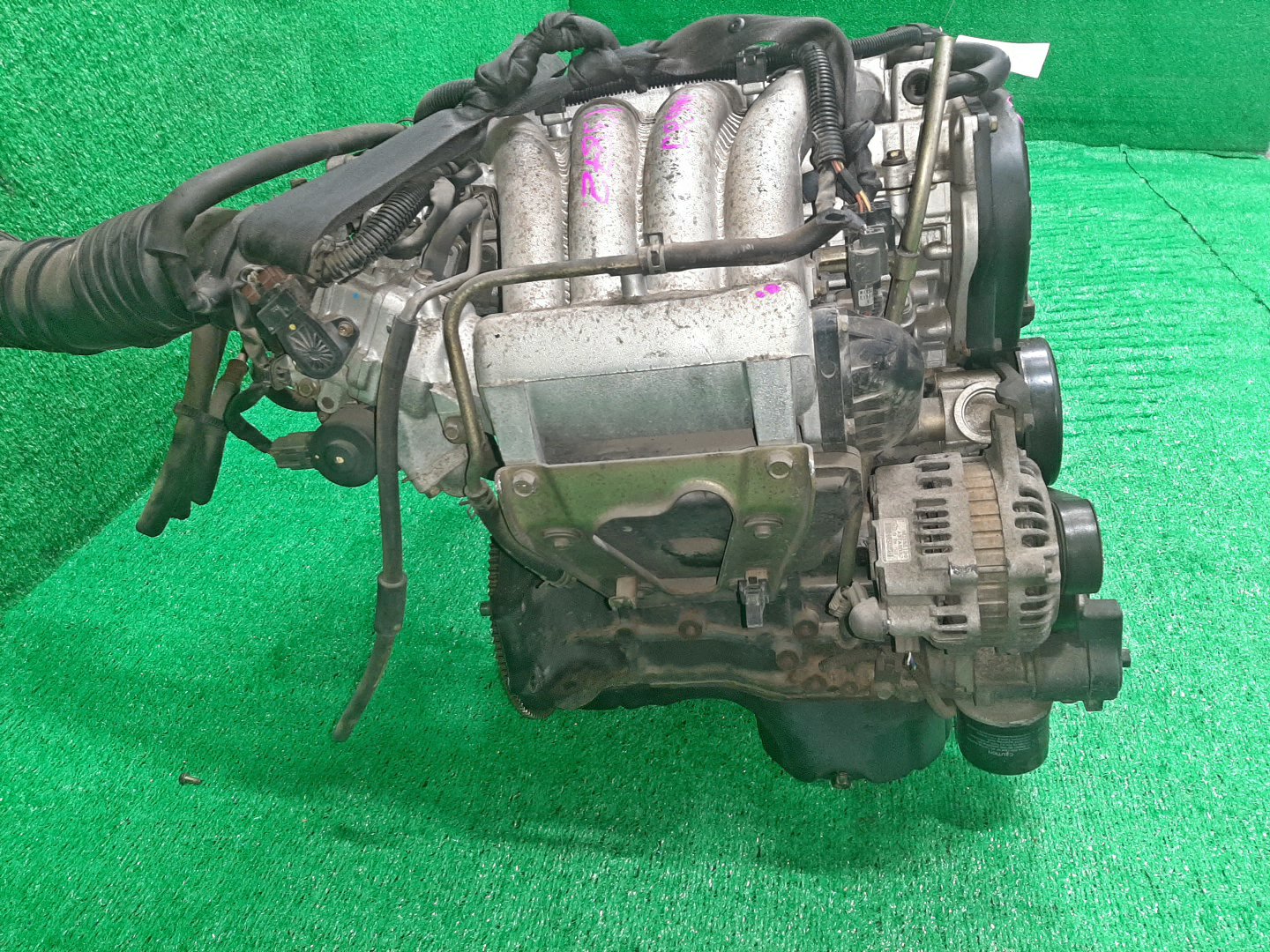 Двигатель MITSUBISHI DION CR9W 4G63 MD369884 4 ракурс