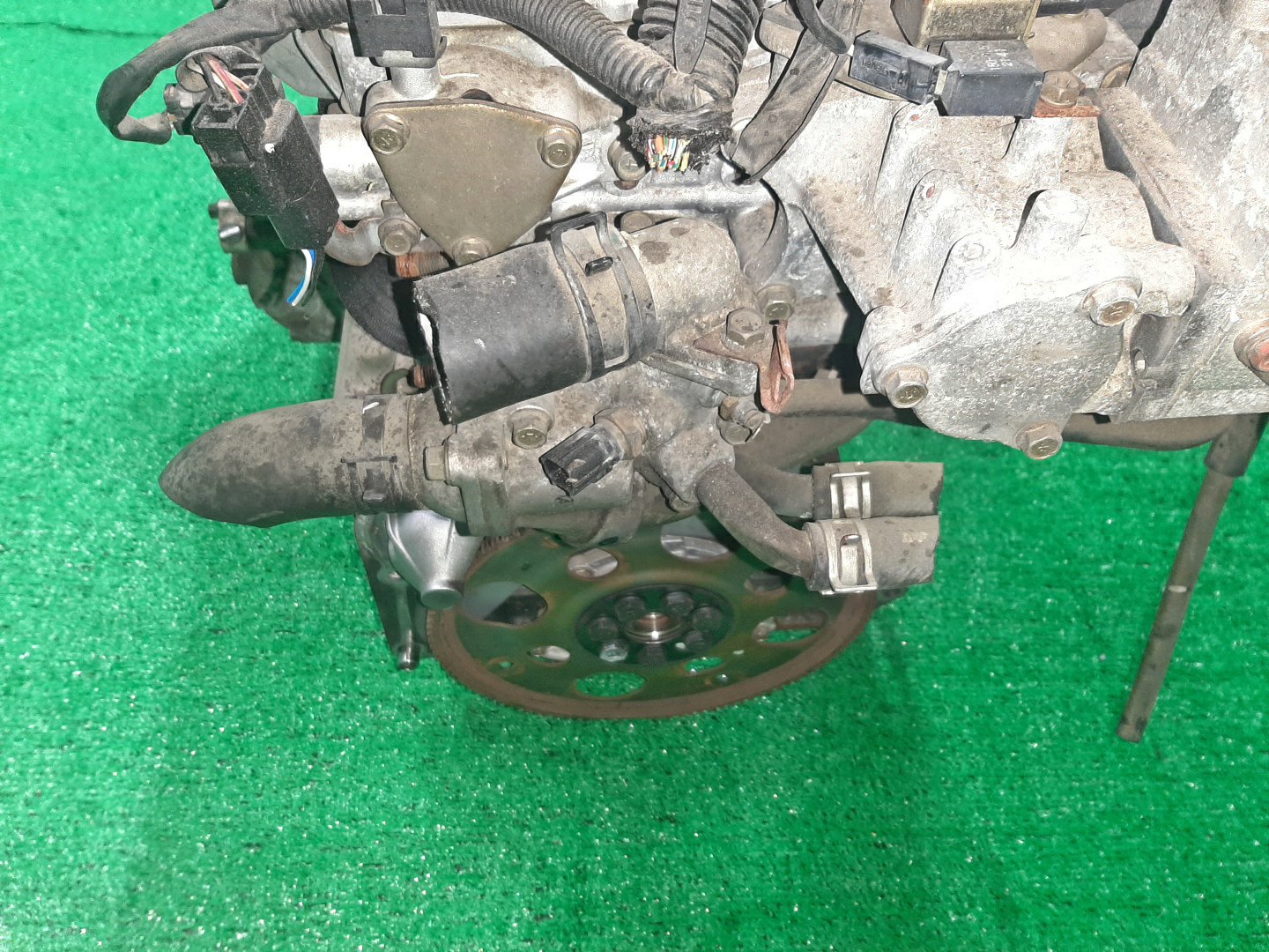 Двигатель MITSUBISHI DION CR9W 4G63 MD369884 5 ракурс