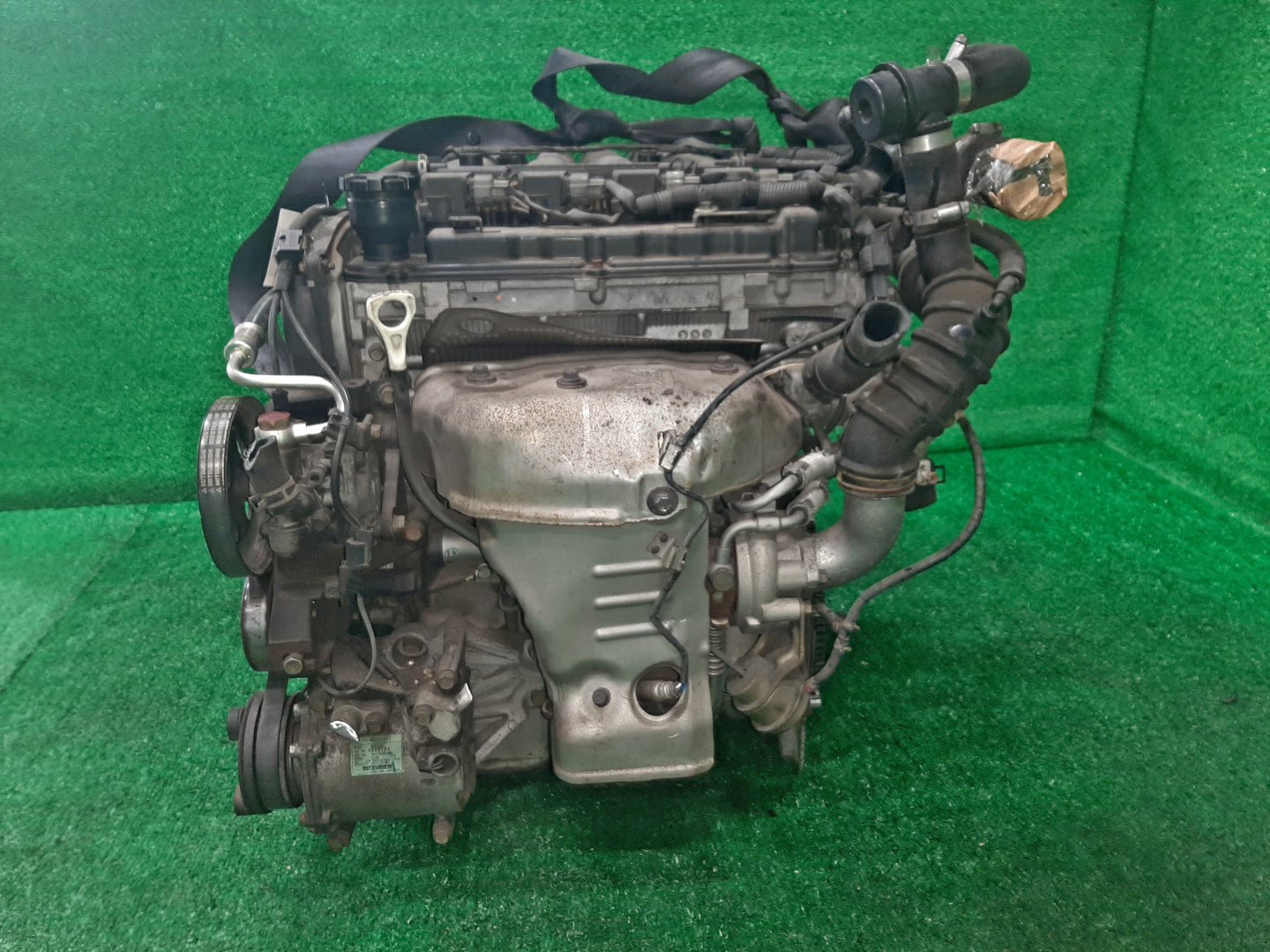 Двигатель MITSUBISHI DION CR5W 4G93T MR578557 3 ракурс