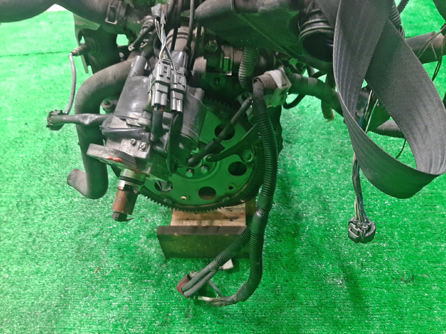 Двигатель TOYOTA COROLLA, SPRINTER, CORSA, STARLET, TERCEL, COROLLA II, CYNOS EE101, EE102, EE111, EE100, EL41, EL51, EP82, EP91, EL52 4E-FE TPAM 5 ракурс