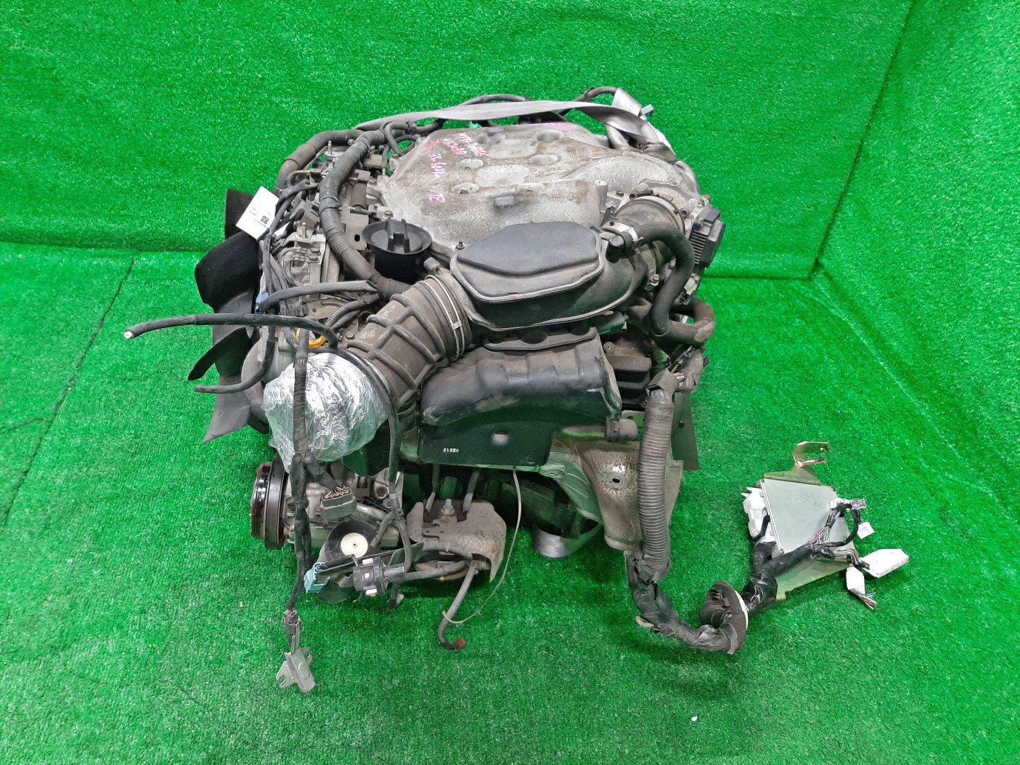 Двигатель NISSAN CEDRIC, GLORIA HY34 VQ30DD 2MOD 4 ракурс