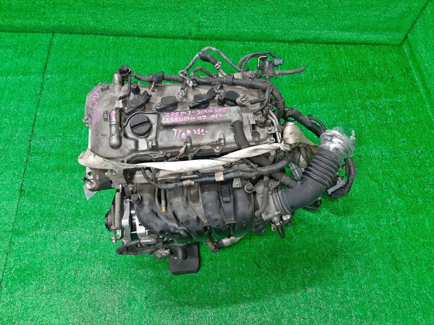Двигатель TOYOTA IST, PREMIO, ALLION, COROLLA FIELDER, AURIS, COROLLA RUMION, COROLLA AXIO ZSP110, ZRT265, ZRT260, ZRE144G, ZRE142G, ZRE154N, ZRE152H, ZRE152, ZRE152N, ZRE142, ZRE144 2ZR-FE 0042005 1 ракурс Двигатель TOYOTA IST, PREMIO, ALLION, COROLLA FIELDER, AURIS, COROLLA RUMION, COROLLA AXIO ZSP110, ZRT265, ZRT260, ZRE144G, ZRE142G, ZRE154N, ZRE152H, ZRE152, ZRE152N, ZRE142, ZRE144 2ZR-FE 0042005 1 ракурс