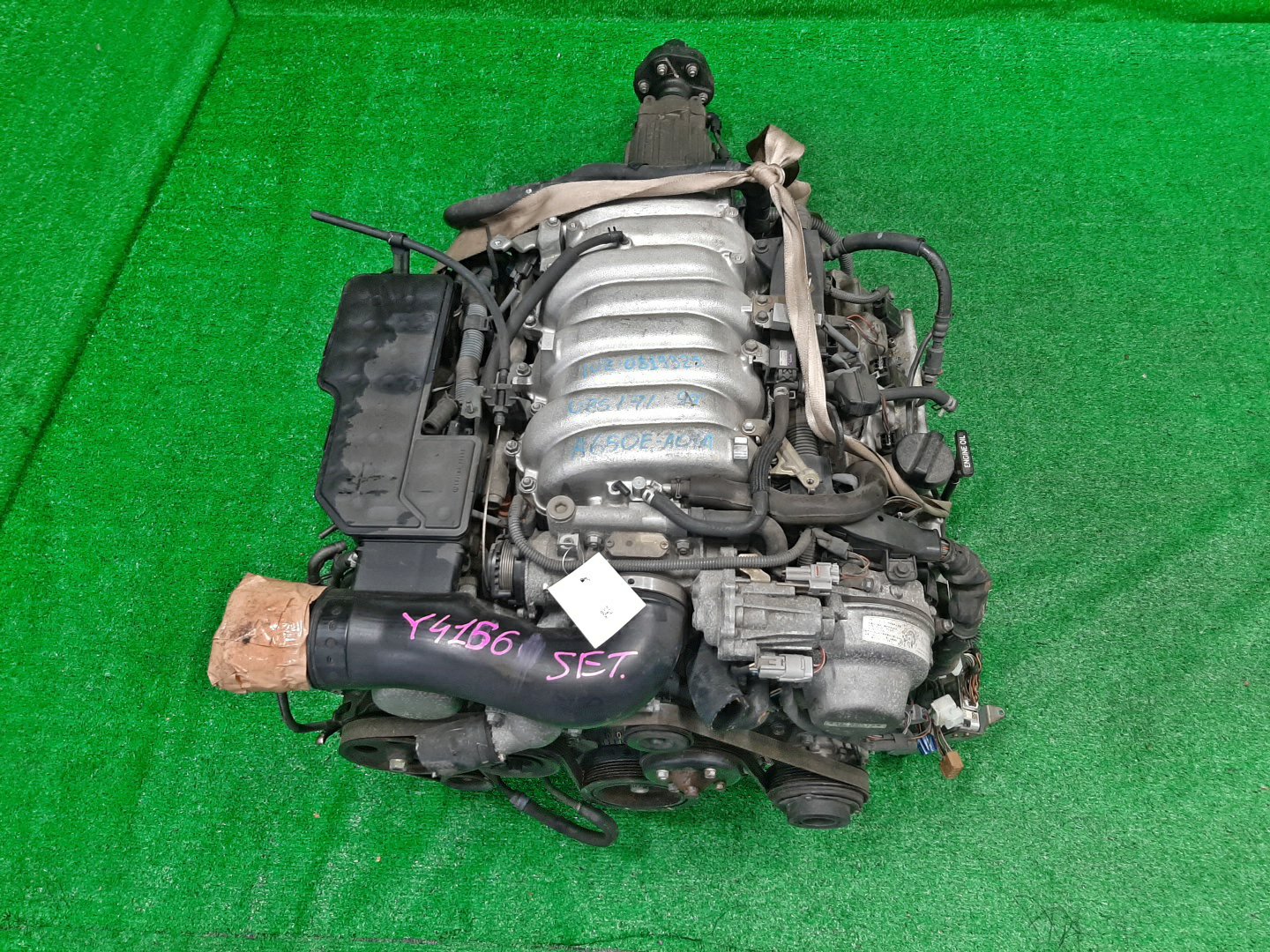 Двигатель TOYOTA CROWN MAJESTA UZS171, UZS175 1UZ-FE SET-VVTI 1 ракурс