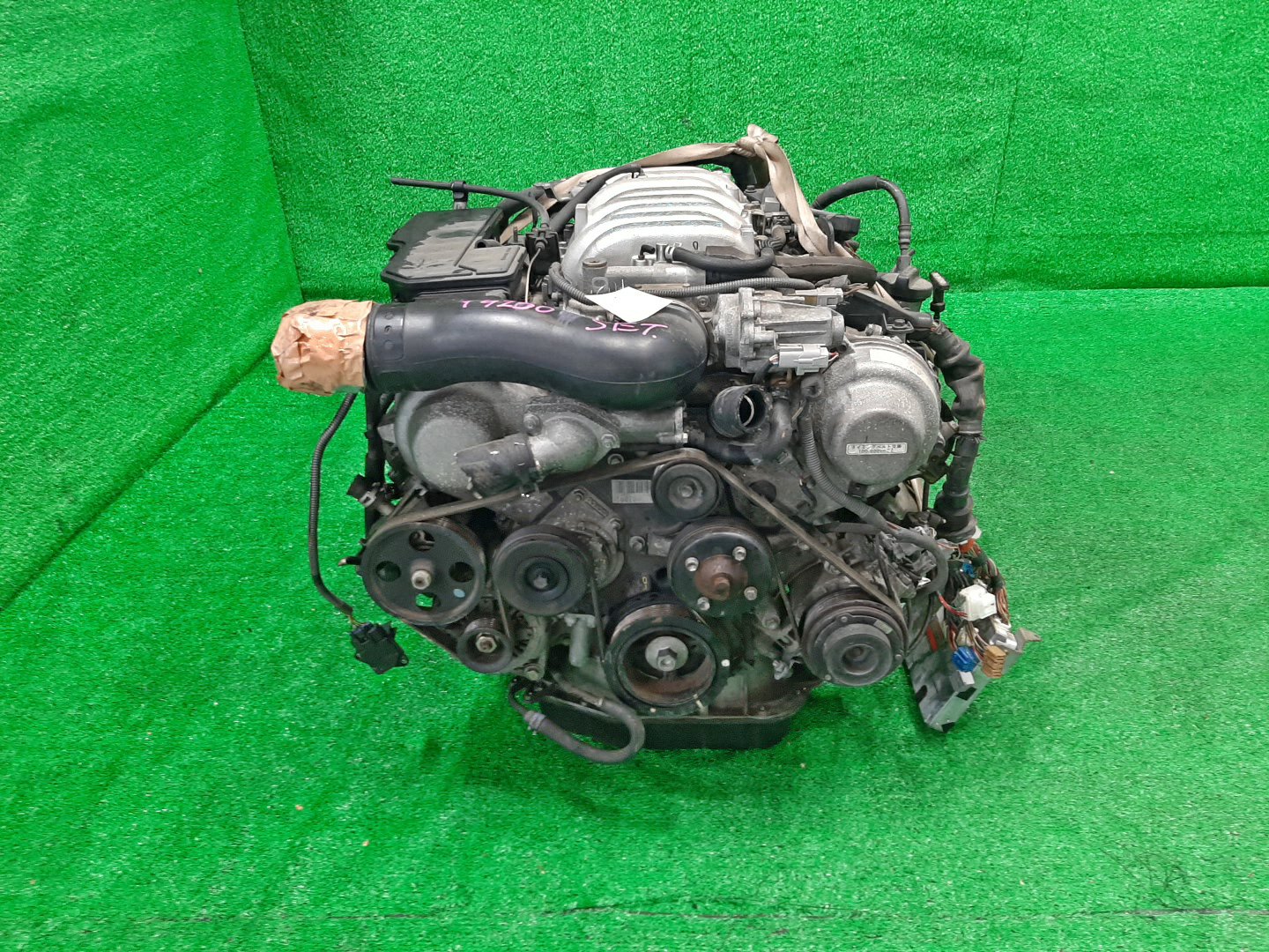 Двигатель TOYOTA CROWN MAJESTA UZS171, UZS175 1UZ-FE SET-VVTI 2 ракурс