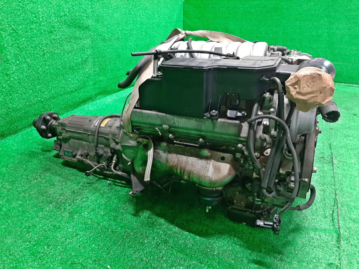 Двигатель TOYOTA CROWN MAJESTA UZS171, UZS175 1UZ-FE SET-VVTI 3 ракурс