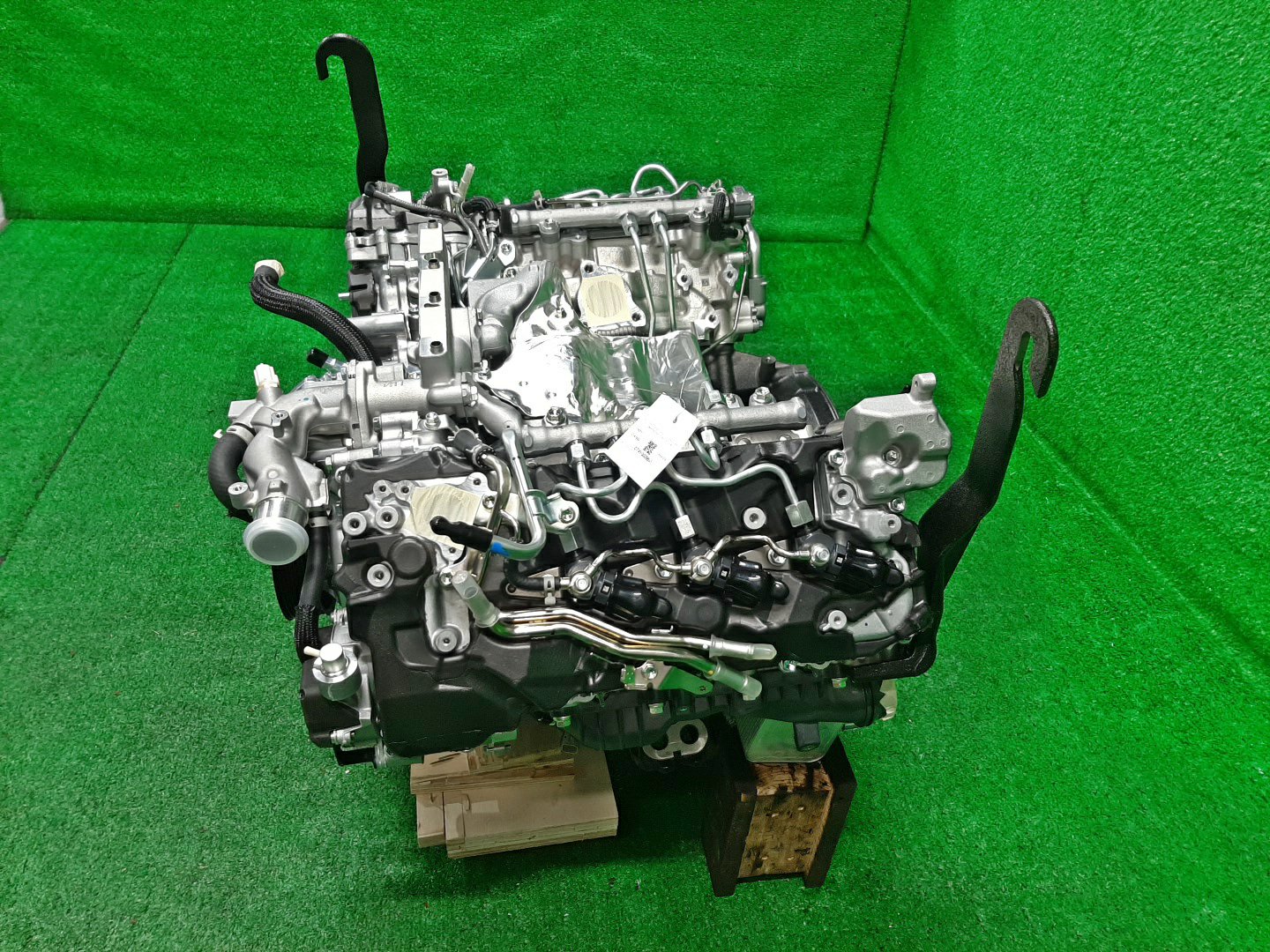 Двигатель TOYOTA LAND CRUISER FJA300W F33A-FTV 19000-52063 4 ракурс